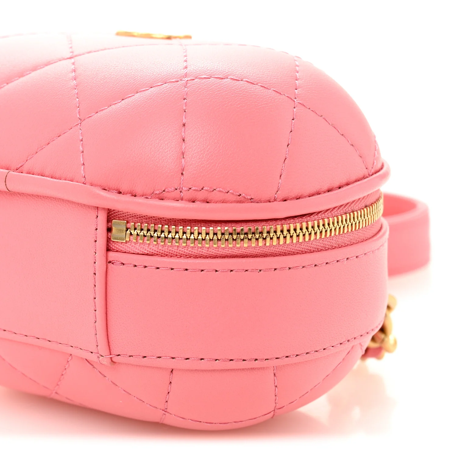Lambskin Quilted CC Bubble Vanity Case With Chain Pink