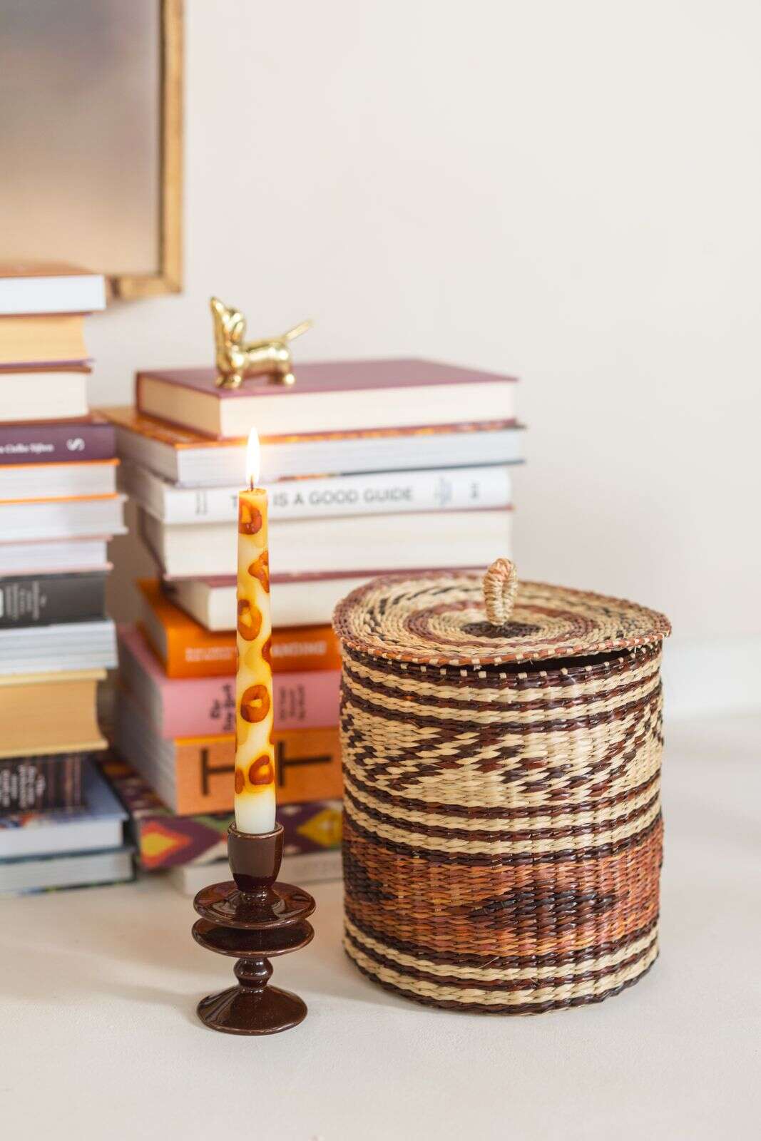 Witte dinerkaars leopard 25 cm