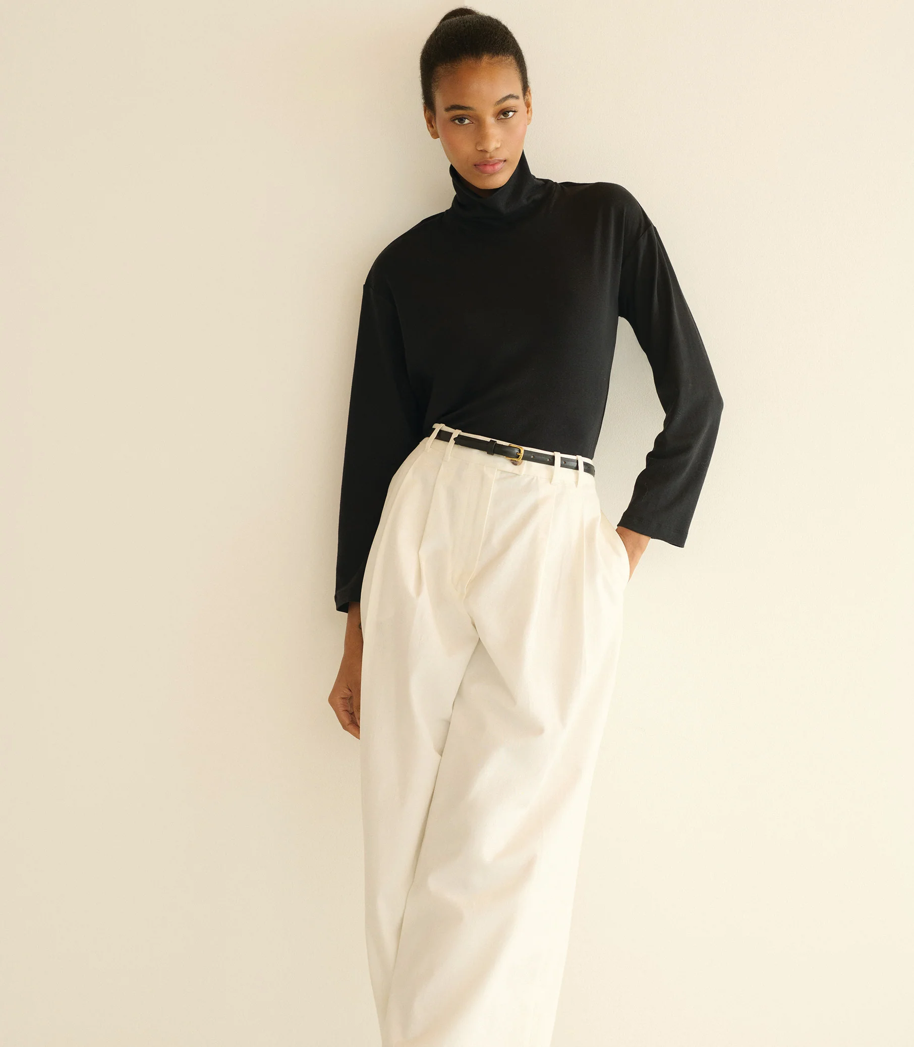 HAWTHORN TURTLENECK -- BLACK