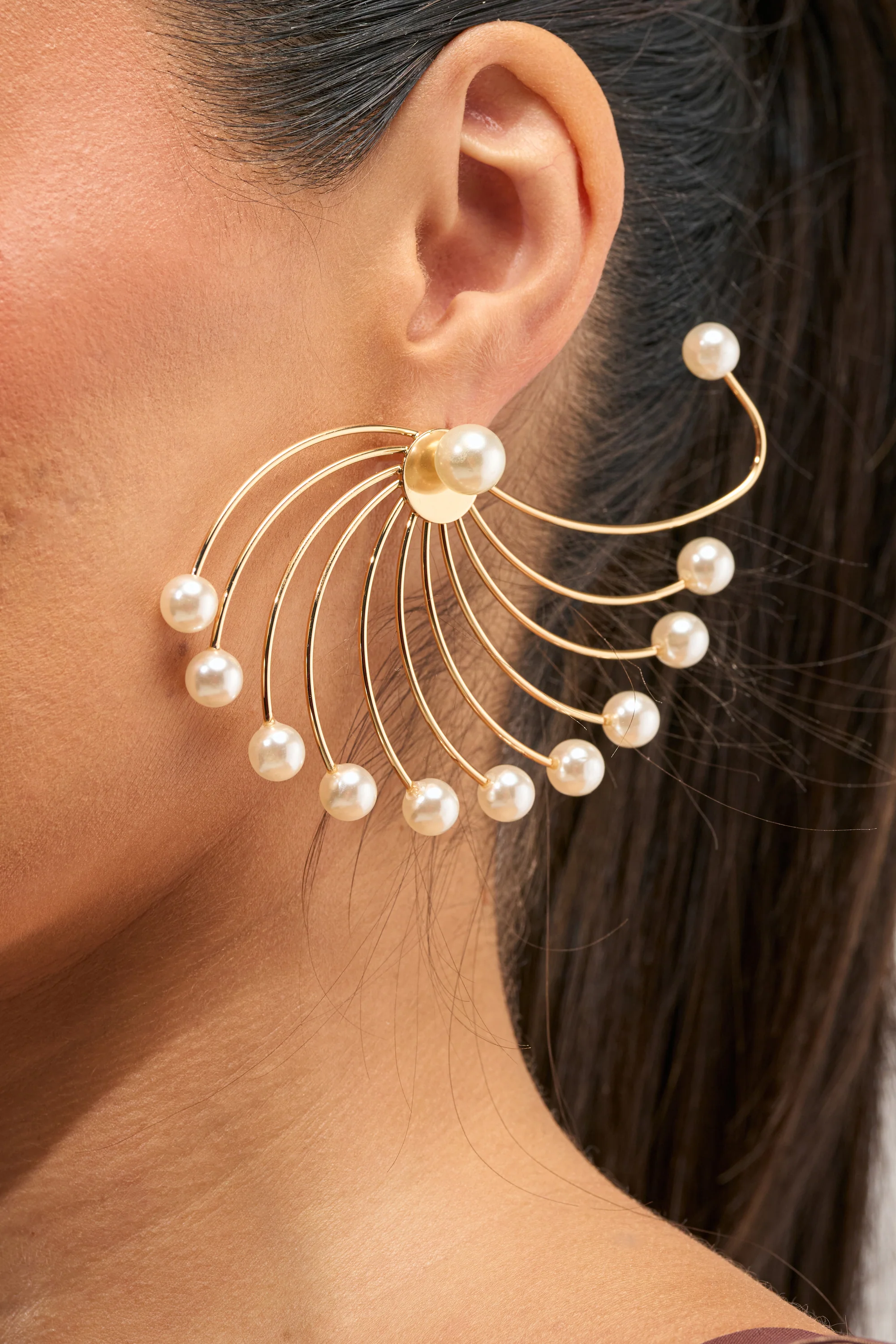 PEARL EAR HUGGERS - Akira Store