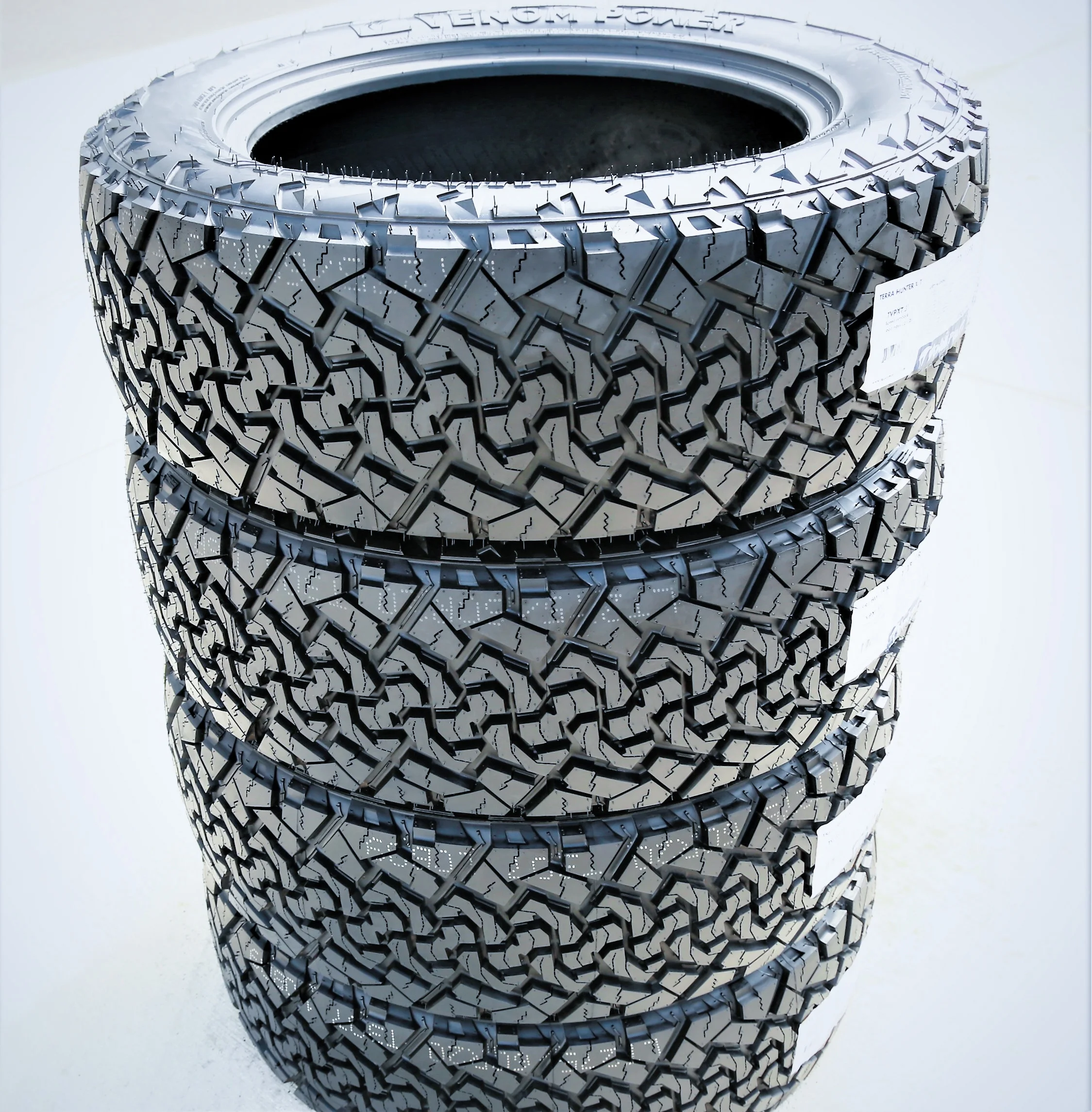 Venom Power Terra Hunter X/T 265/60R18 114T XL Extreme Terrain Tire