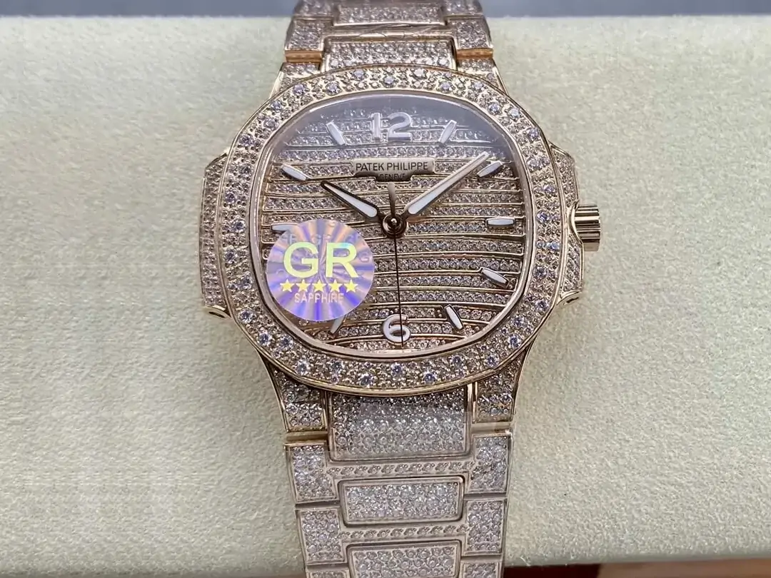 Patek Philippe Aquanaut 7118 / 1450R-001 GR Factory Gold Diamond Strap