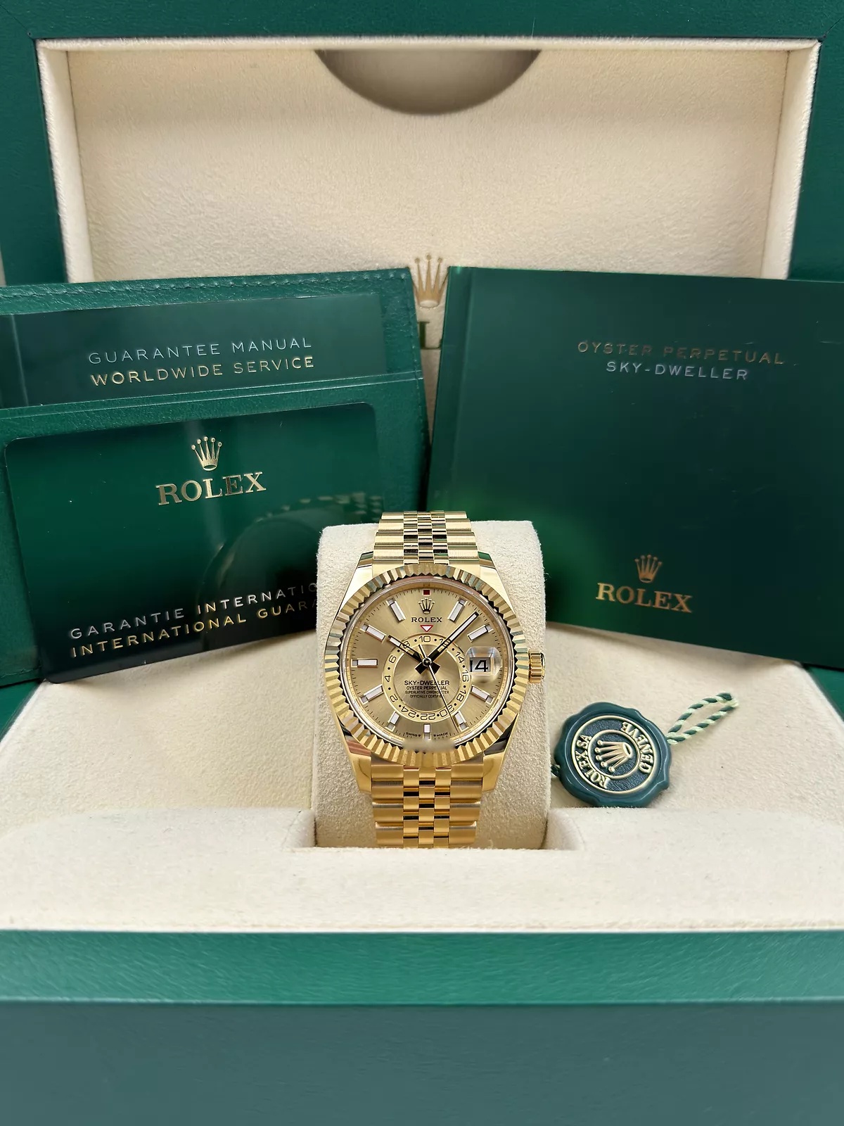 [Super Clone]RLX  Sky-Dweller 42mm Yellow Gold Champagne Dial Jubilee - 336938
