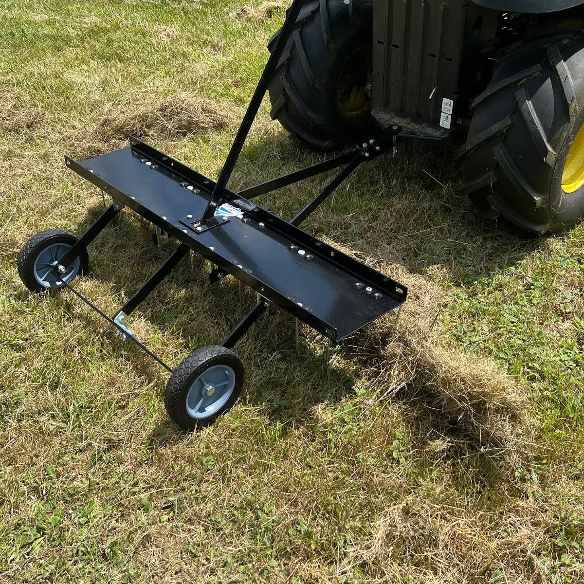 AgTec 40-Inch Lawn Tine Dethatcher ÿ for Lush, Pest-Free and Tidy Lawn Care