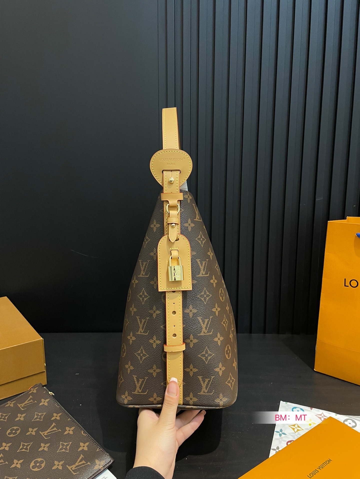 Louis new arrival ALL IN BB hobo bag size:26*30 cm