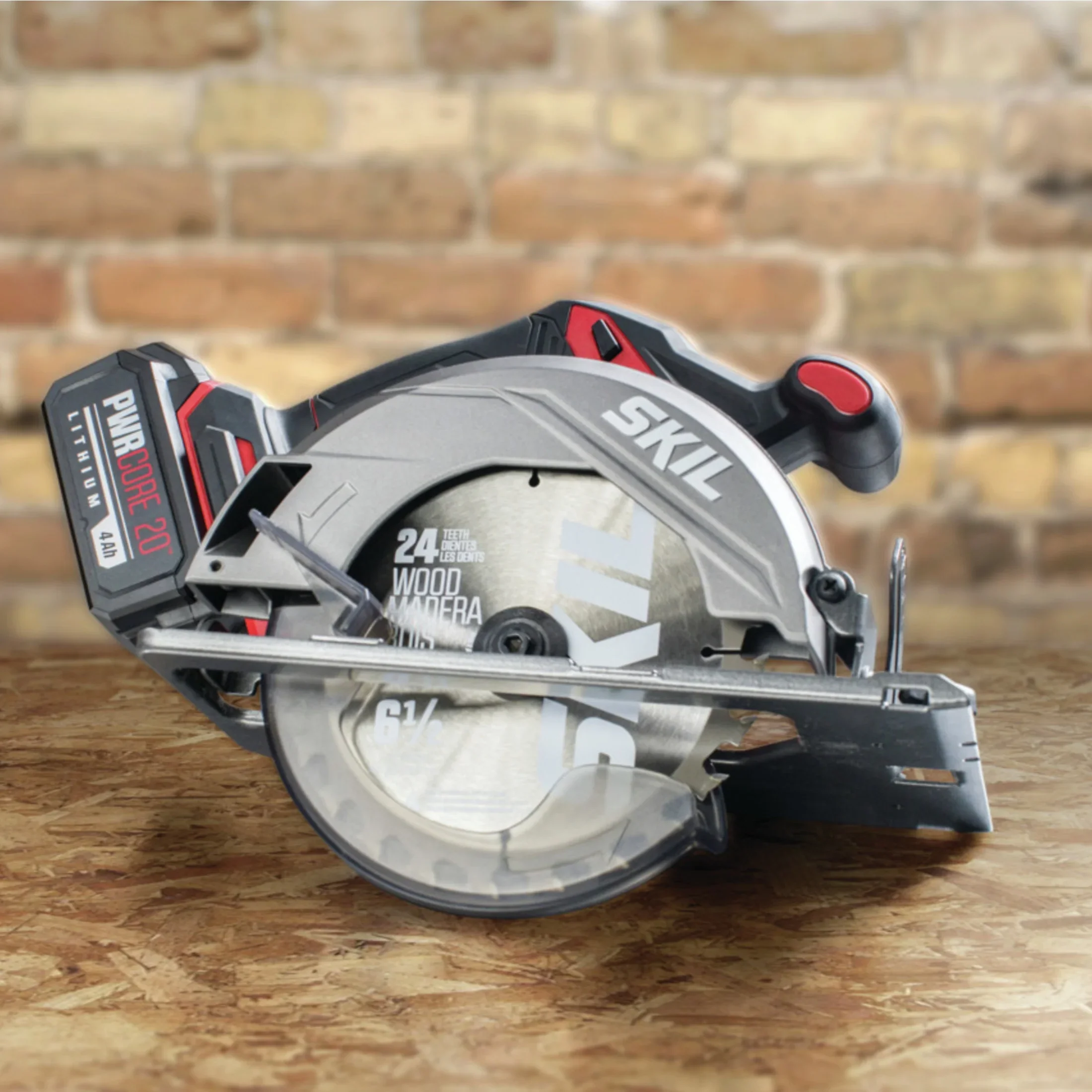 SKIL PWR CORE 20? Brushless 20-Volt 6-1/2'' Circular saw Kit with with 4.0 Ah Lithium Battery and PWR JUMP? Charger