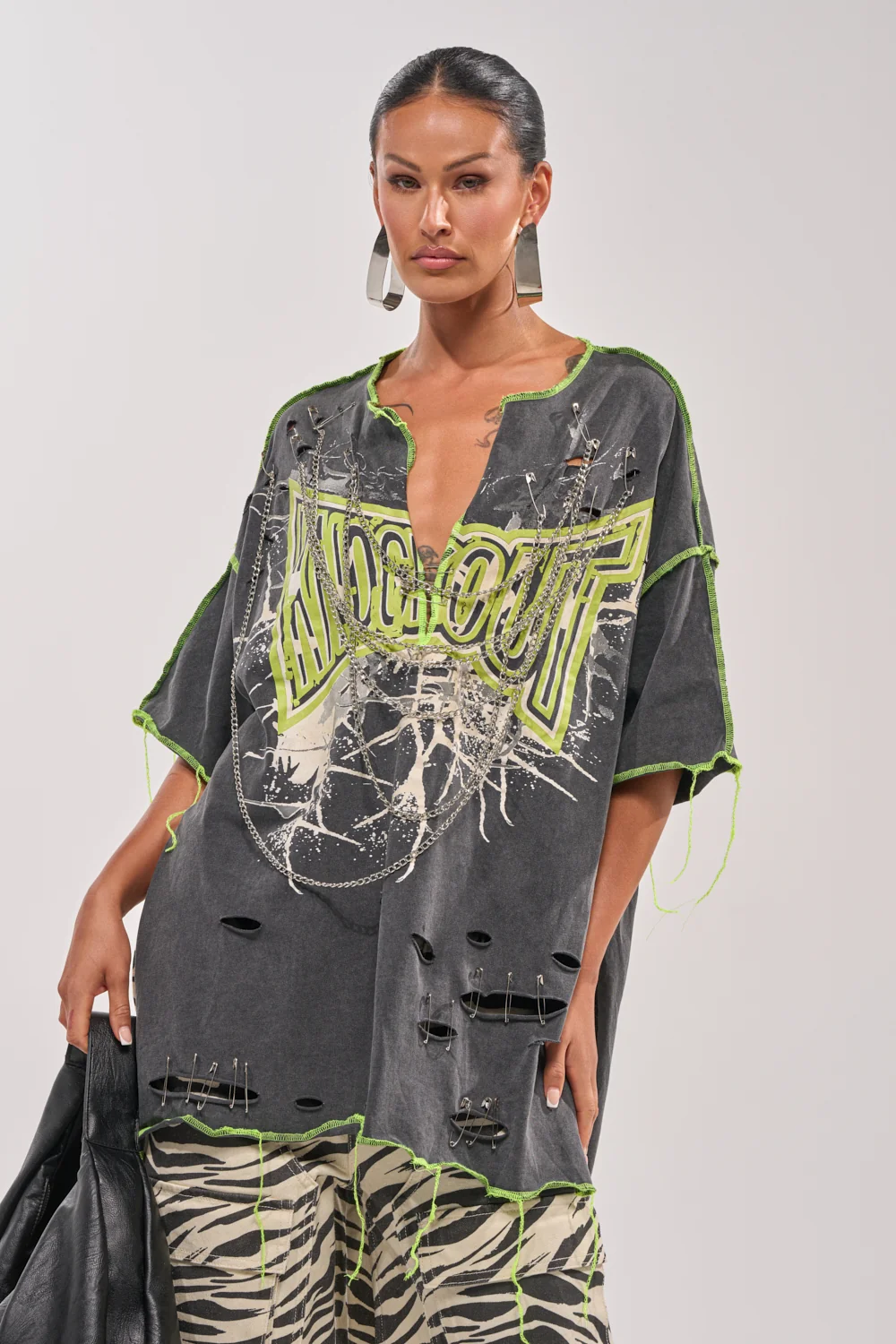 KNOCKOUT OVERSIZED TEE - Akira Store