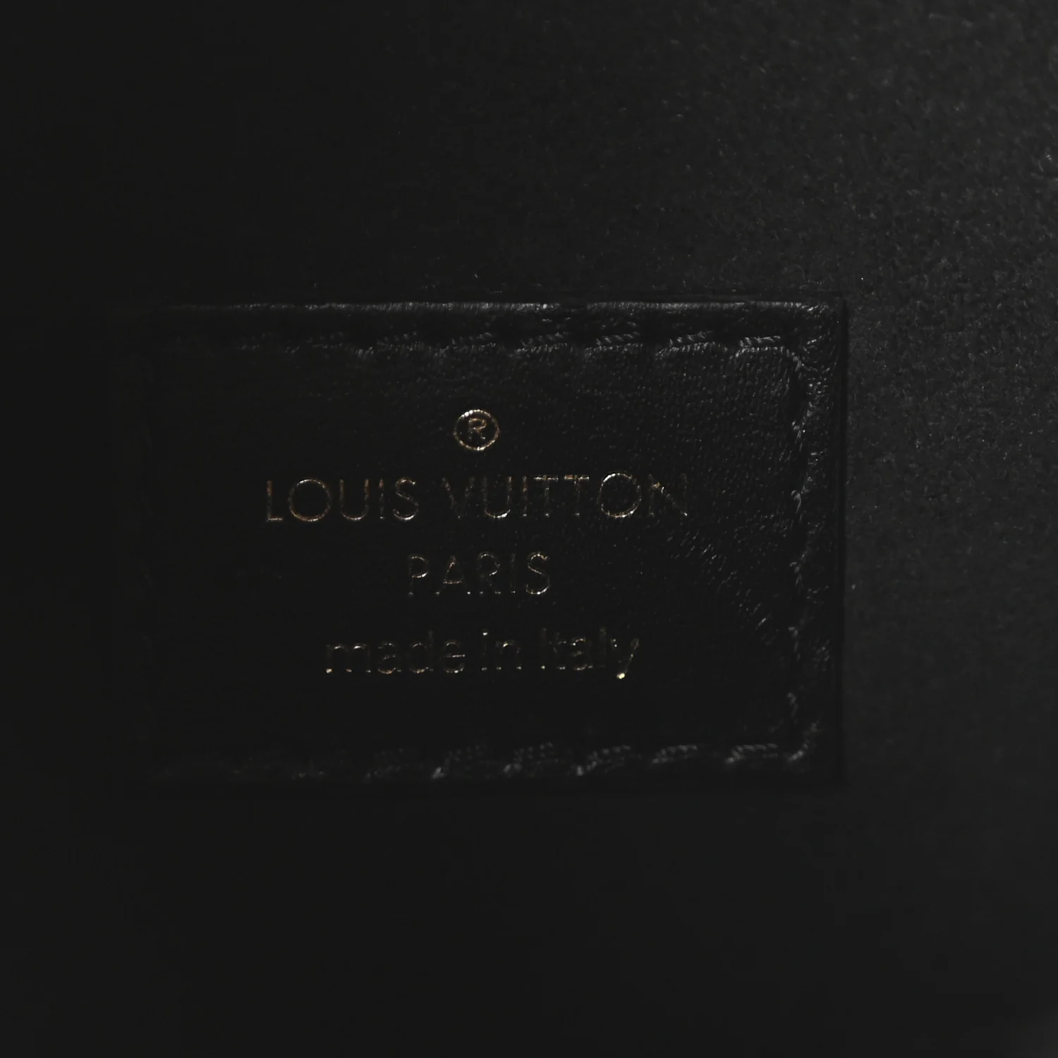 Reverse Monogram Chantilly Lock Black
