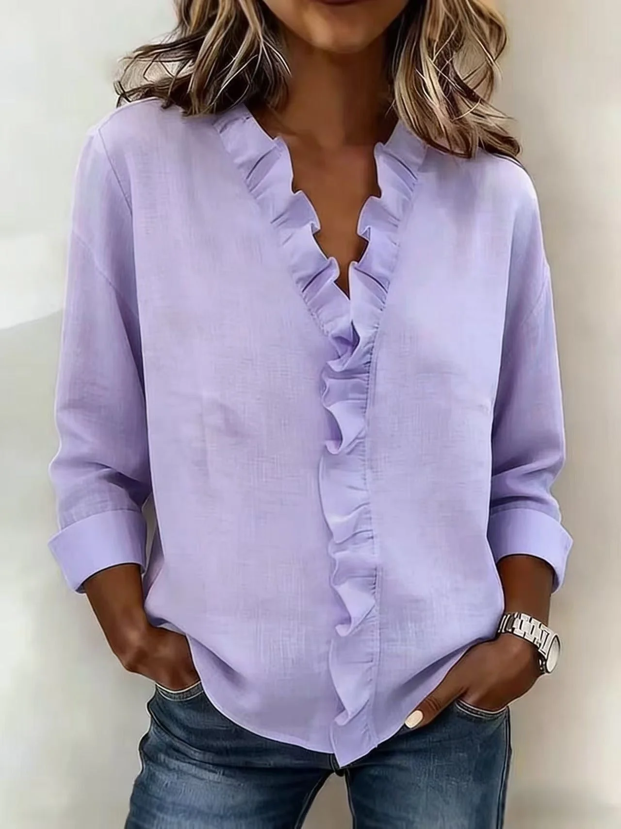 Claire™ | Blouse à encolure en V et volants délicats