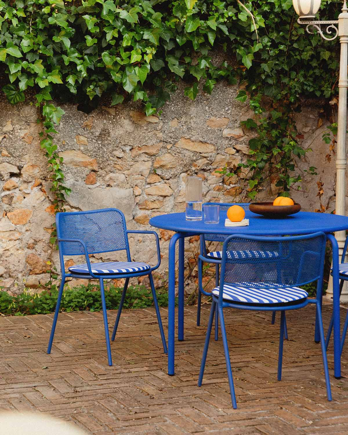 Dorothea - Pack 4 Sillas de Exterior con Reposabrazos de Metal Dorothea