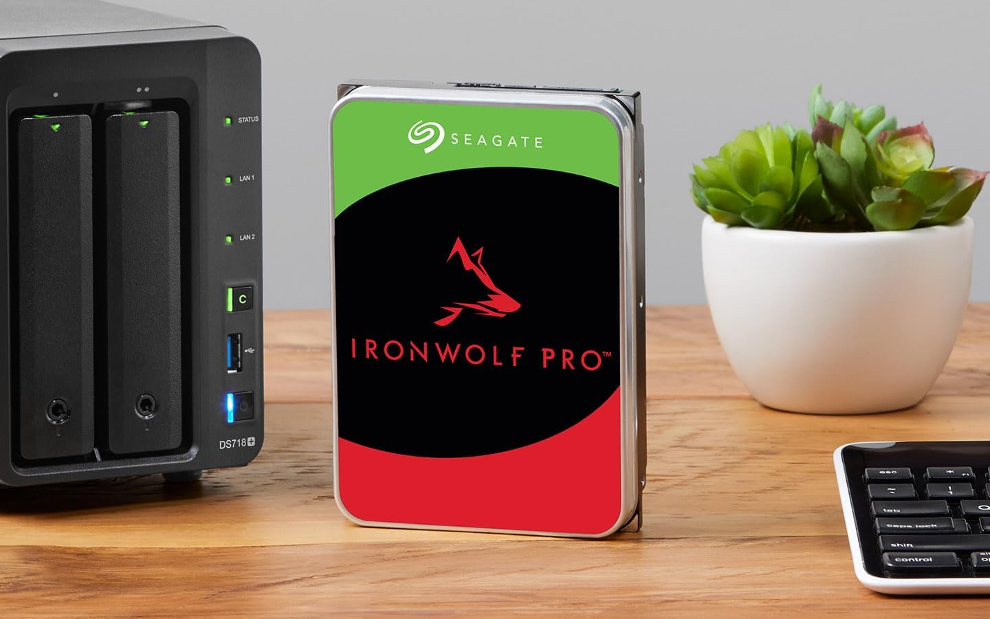 Seagate IronWolf Pro 18TB NAS HDD  ST18000NE000 SATA 6Gb/s 3.5