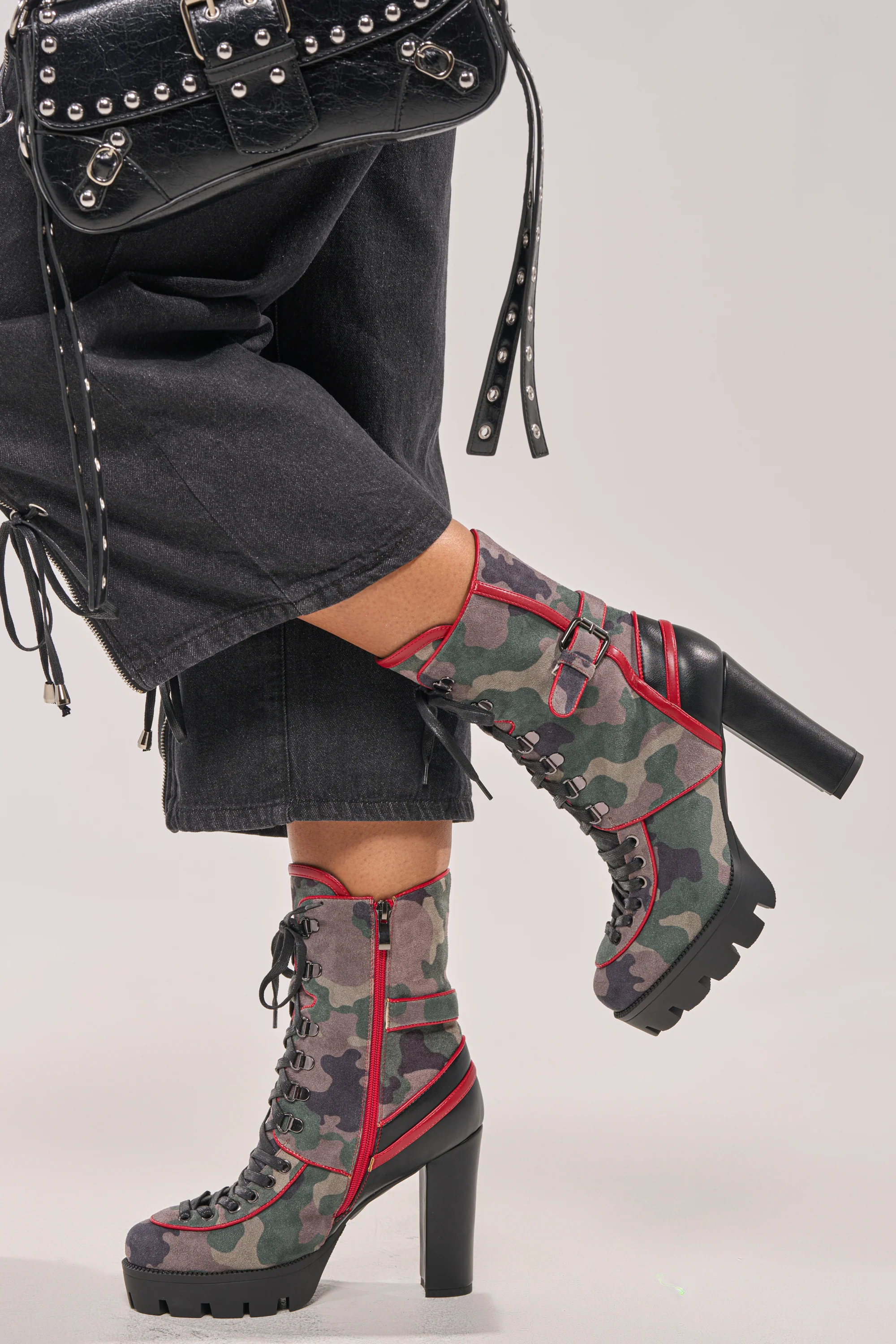 AZALEA WANG BENSON CAMO BLOCK SPORTY BOOTIE - Akira Store