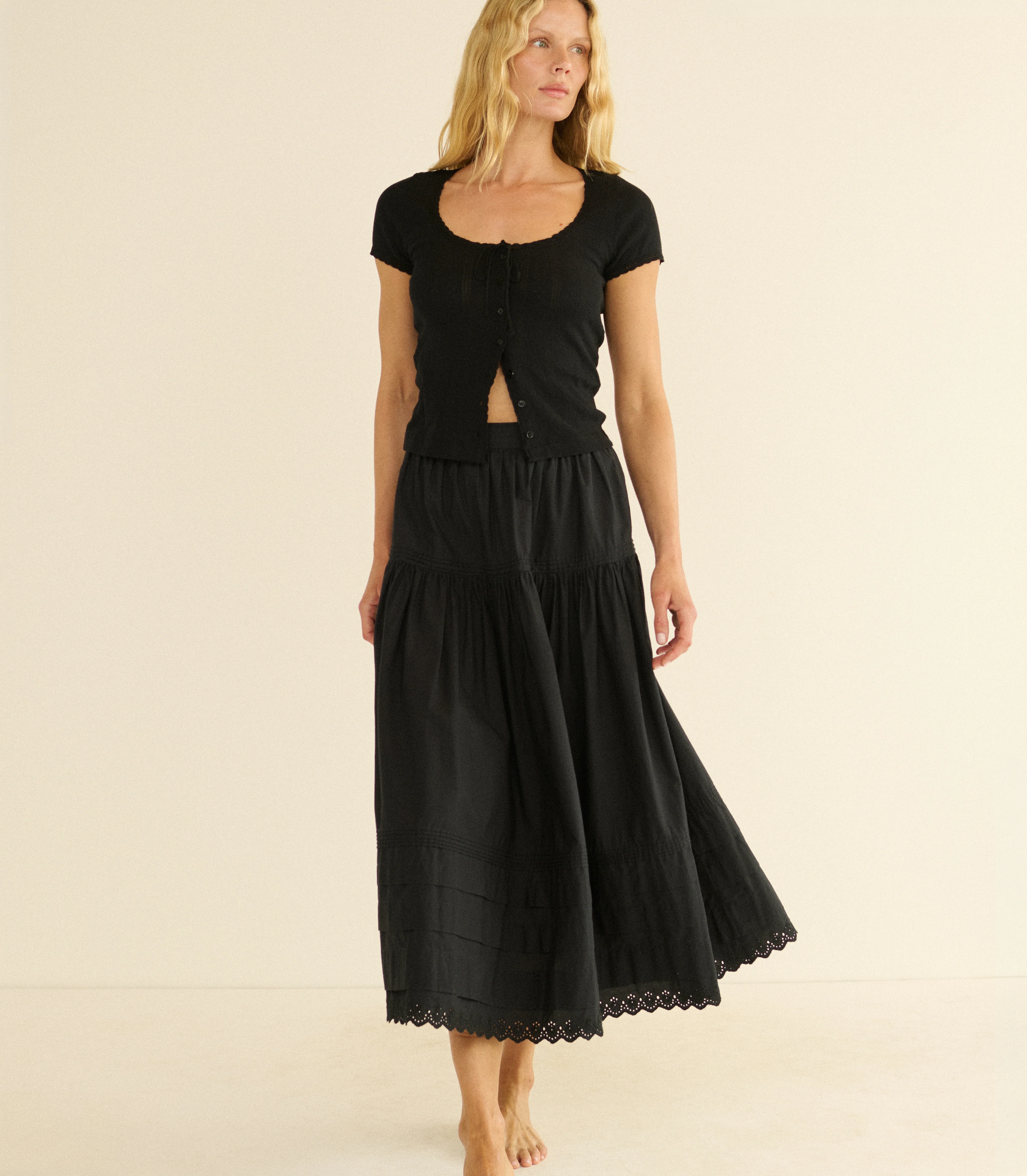 LARA TEE -- BLACK