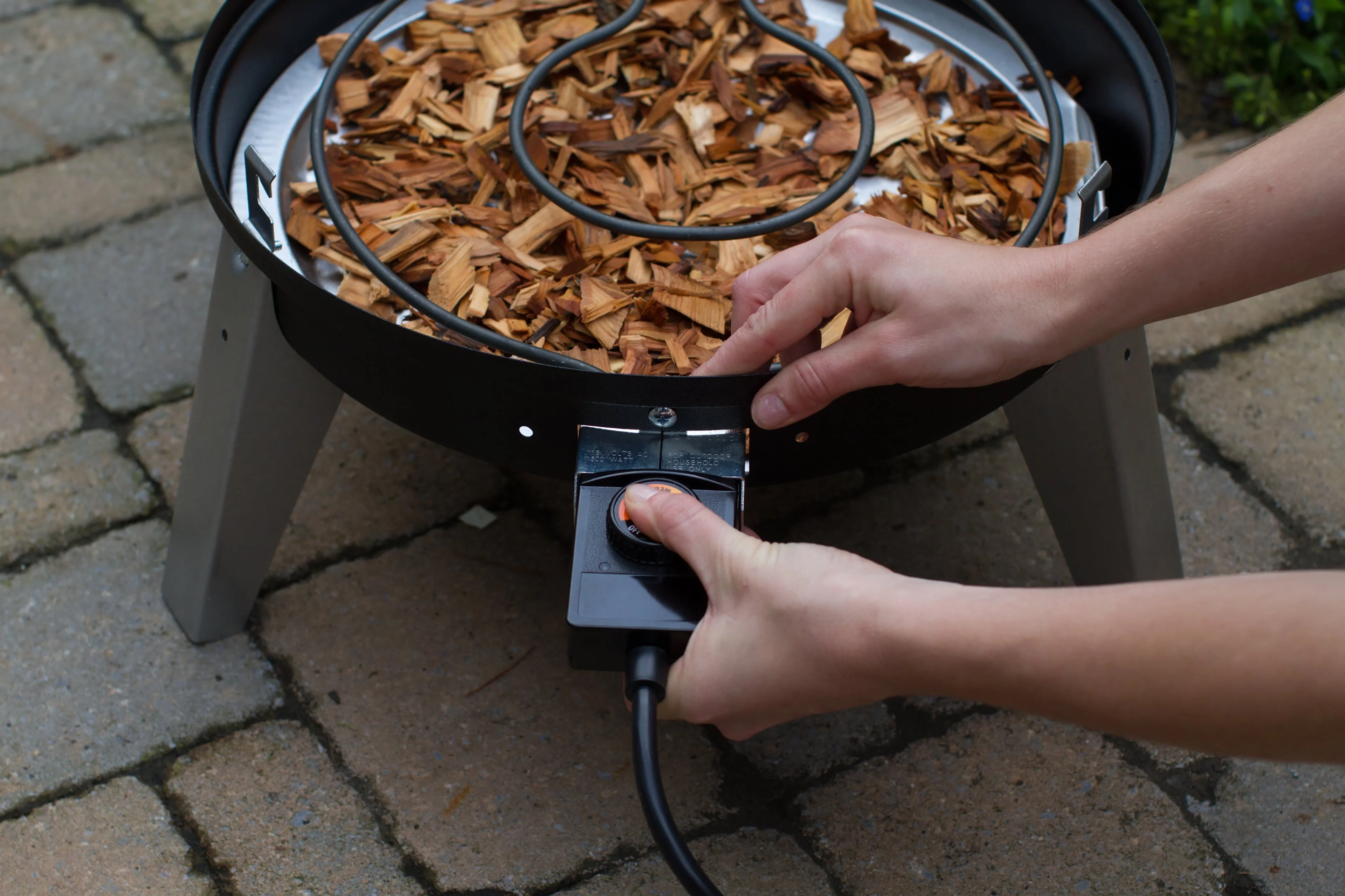 Americana 2 - in - 1 Electric Combination Water Smoker