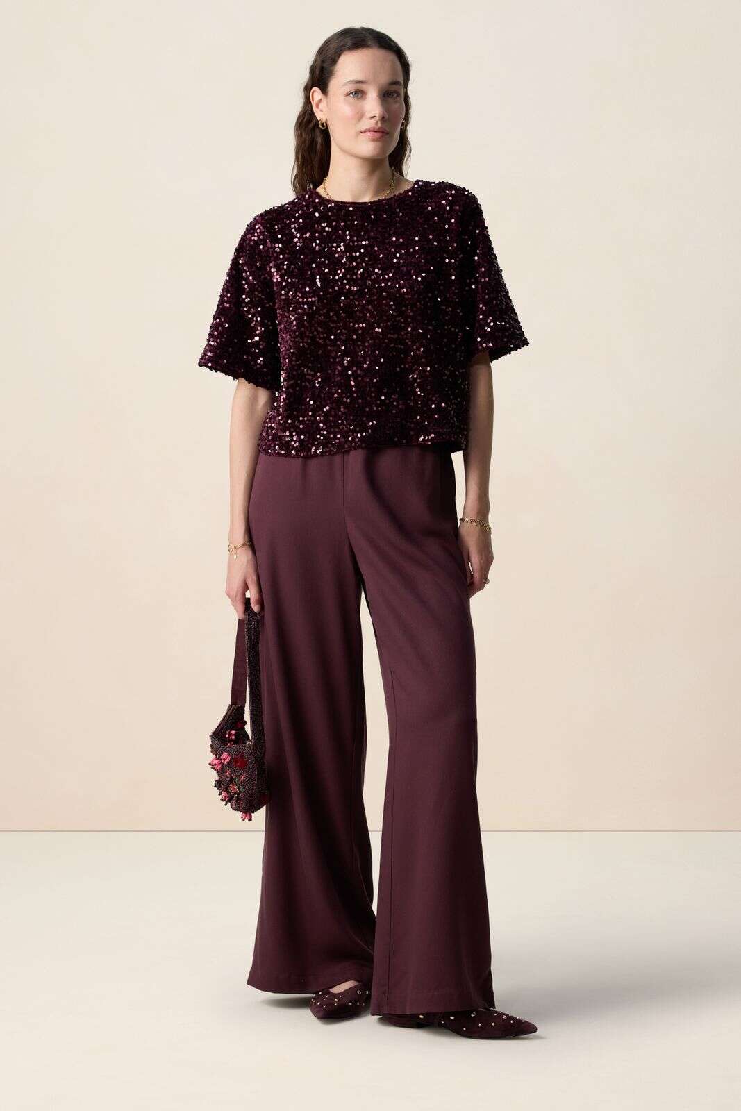 Donkerrood t-shirt met pailletten