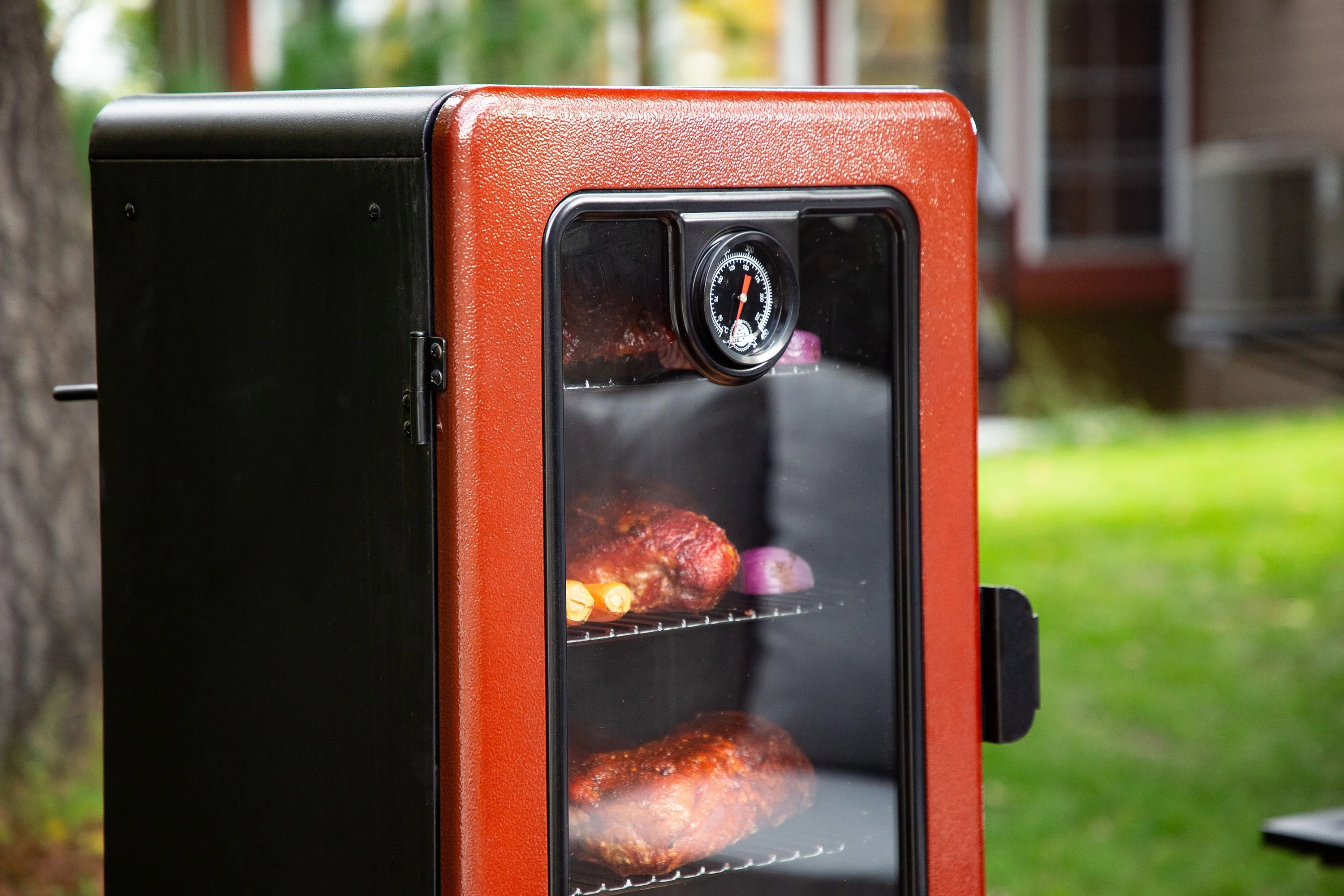 3-Series Gas Smoker in Red Hammertone PBV3G1 - Image 5