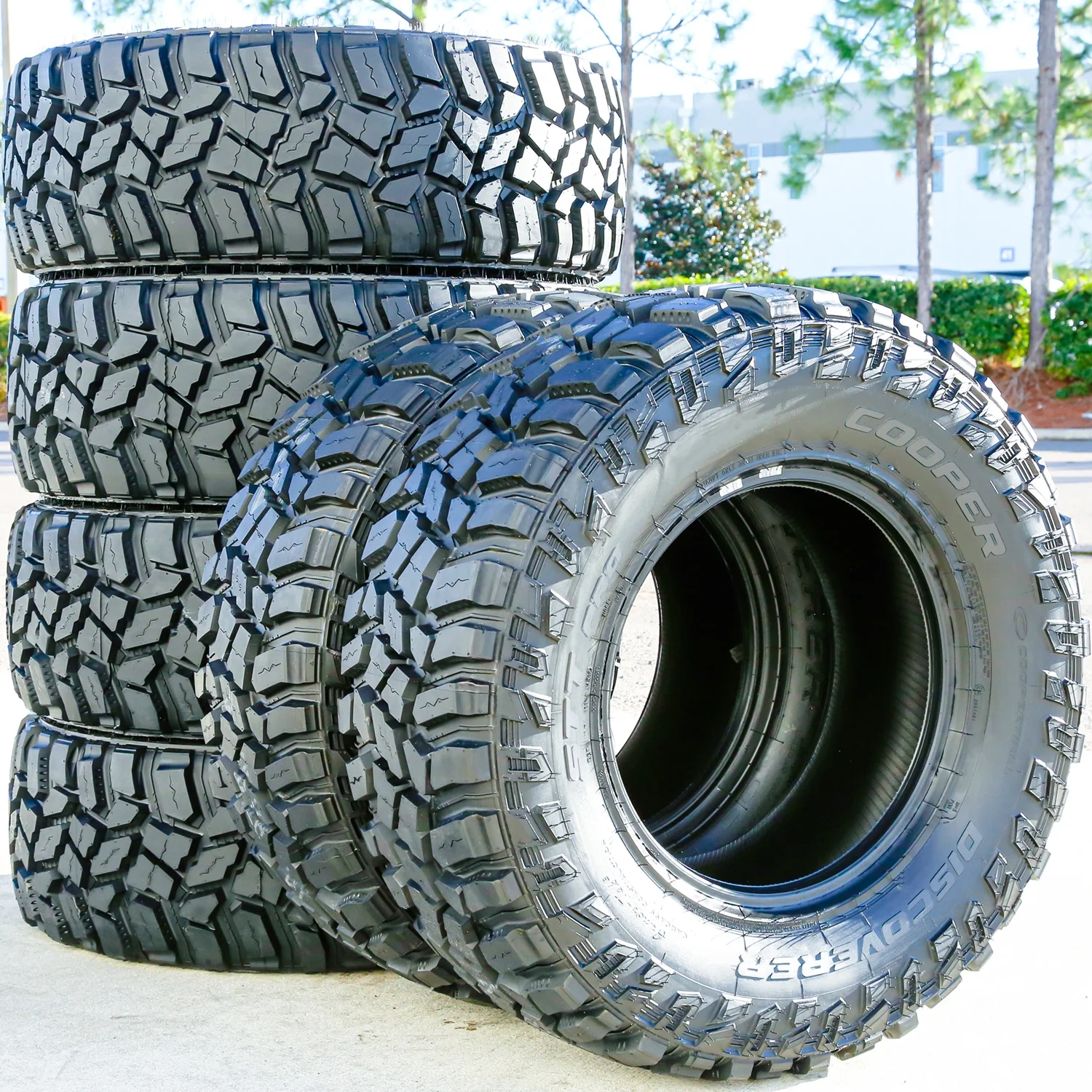 Set of 4 Cooper Discoverer STT Pro 275/65R20 126/123Q E 10 Ply M/T Mud Light Truck Tires