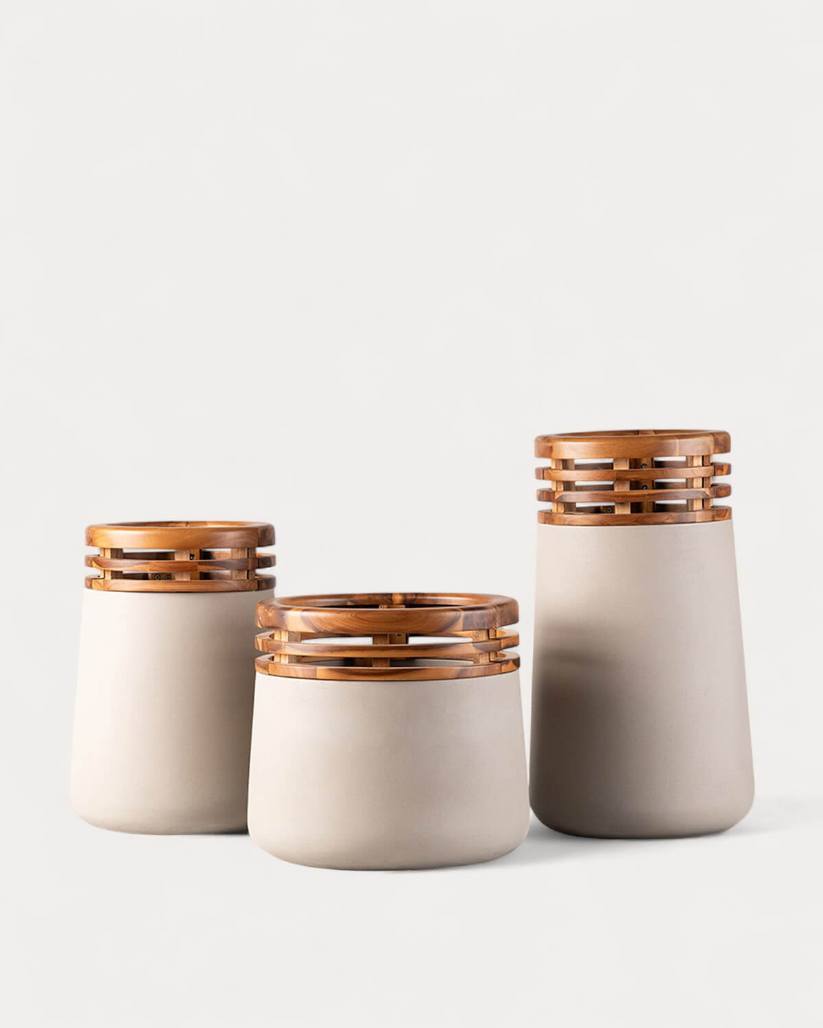 Hazan - Conjunto 3 Maceteros de Hormigón y Madera de Acacia Hazan