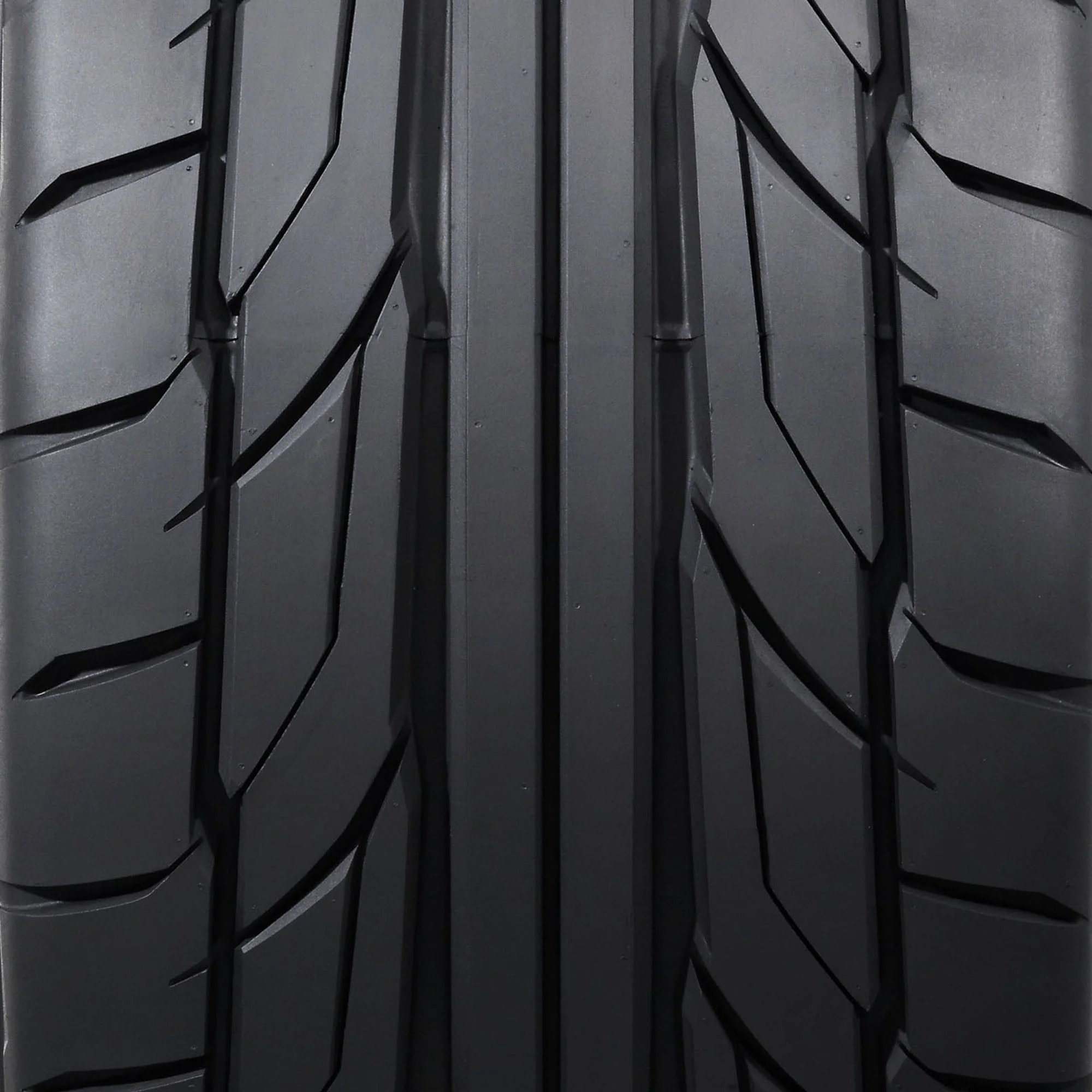 Nitto NT555 G2 245/40 - 18 97 W Tire