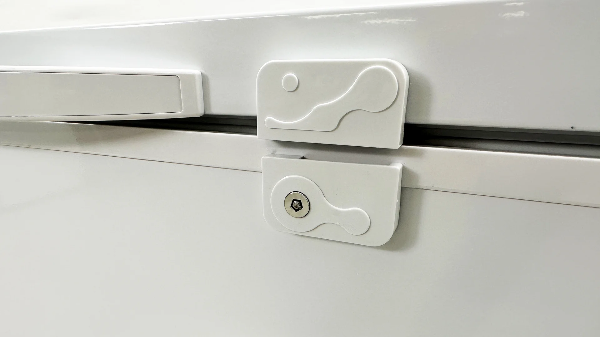 65 in. Solid Door Top Chest Freezer 18 Cu.Ft Commercial Freezer NSF White Single Door - Image 9