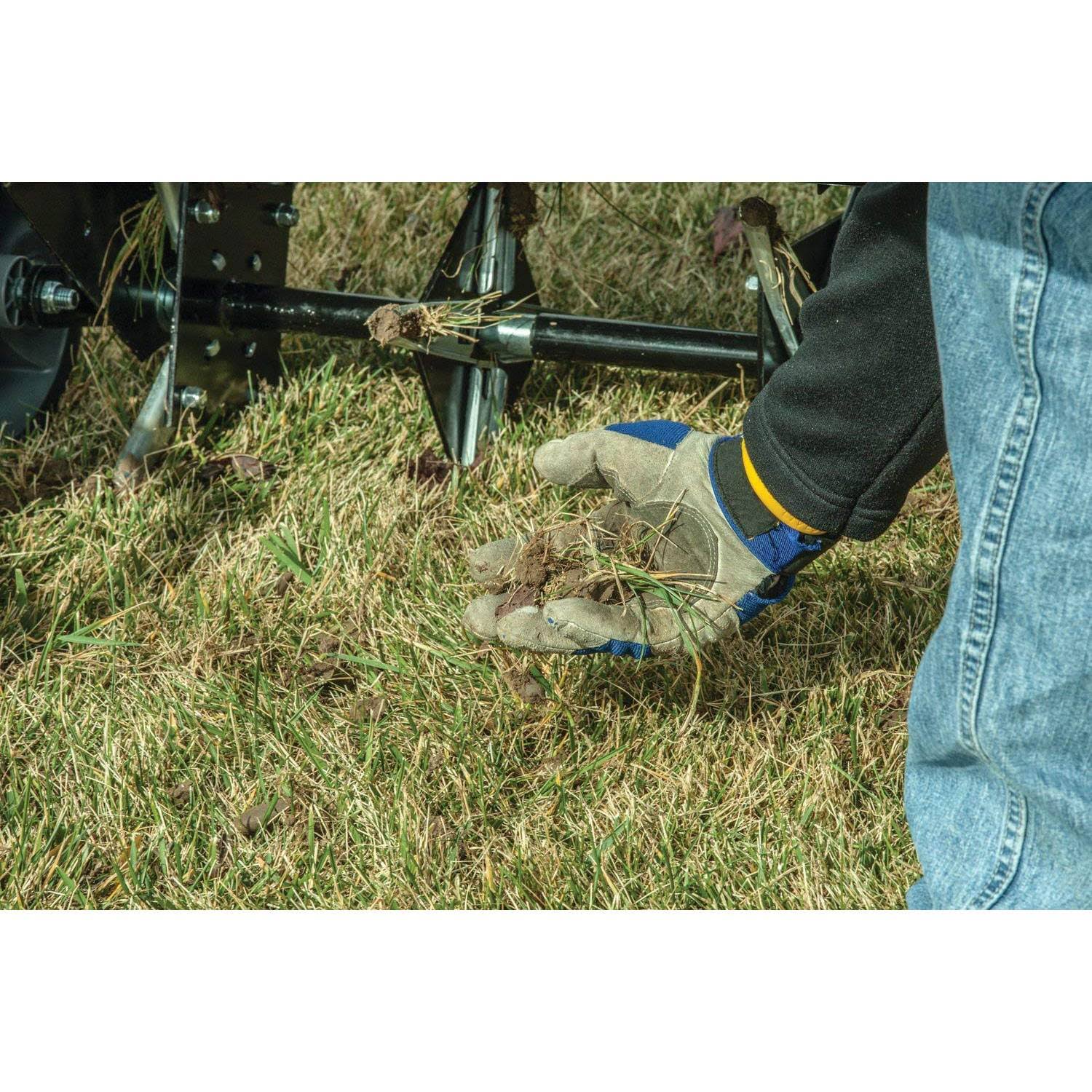 Aérateur à bouchons tracté Agri-Fab, 40 x 22