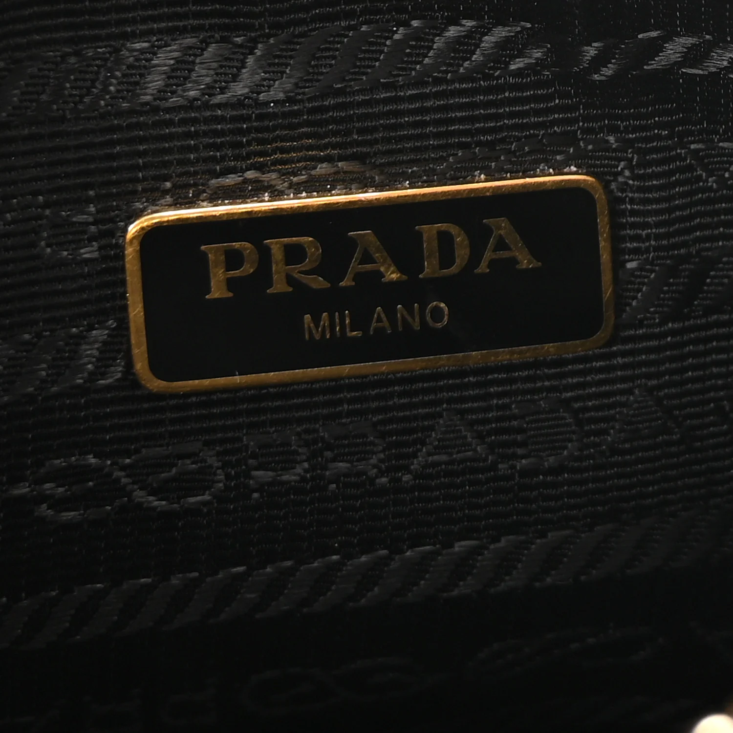 Saffiano Lux Re-Edition 2005 Shoulder Bag Black