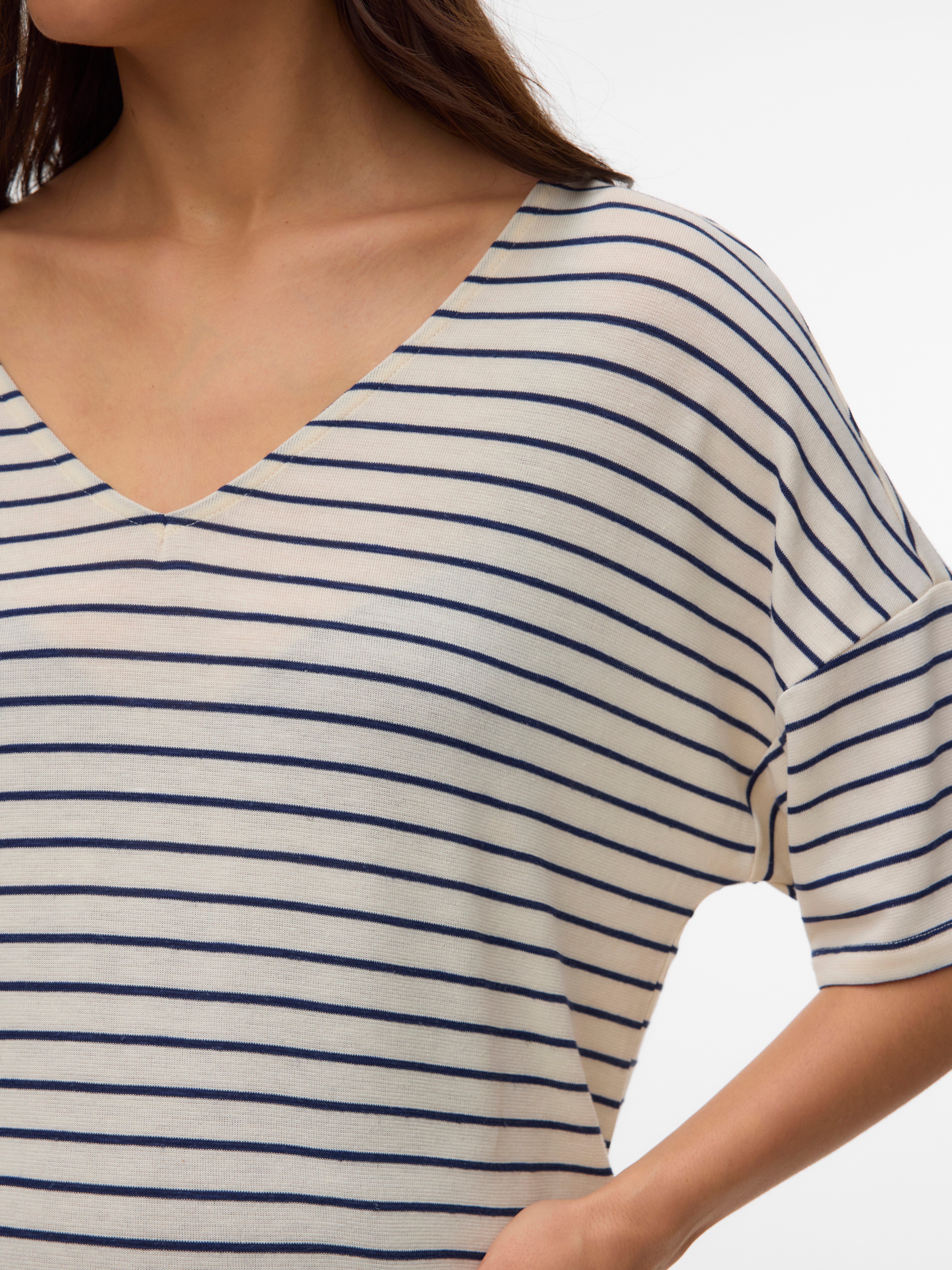 VERO MODA® Loose Fit V-Neck Top