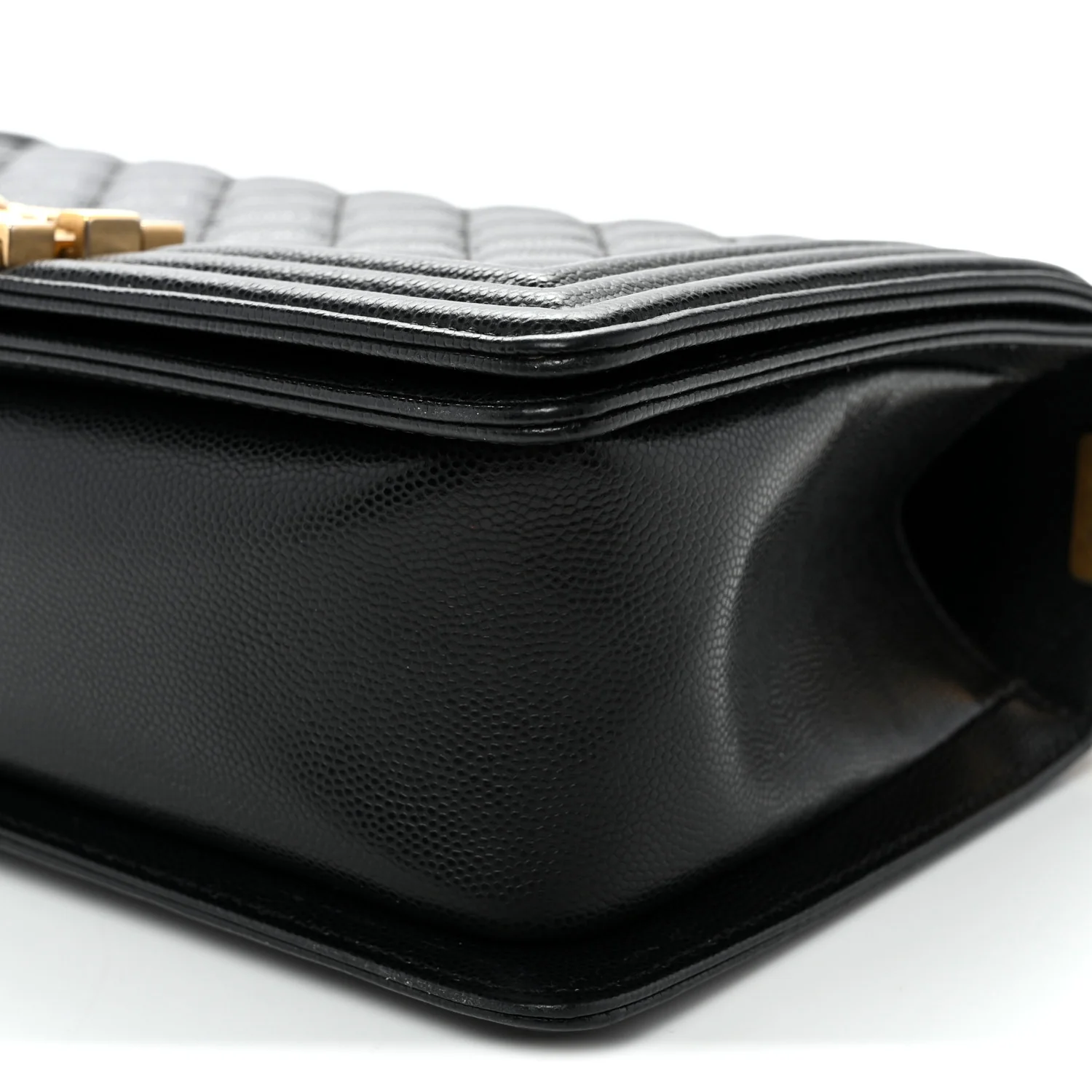 Caviar Quilted Medium Boy Flap Black