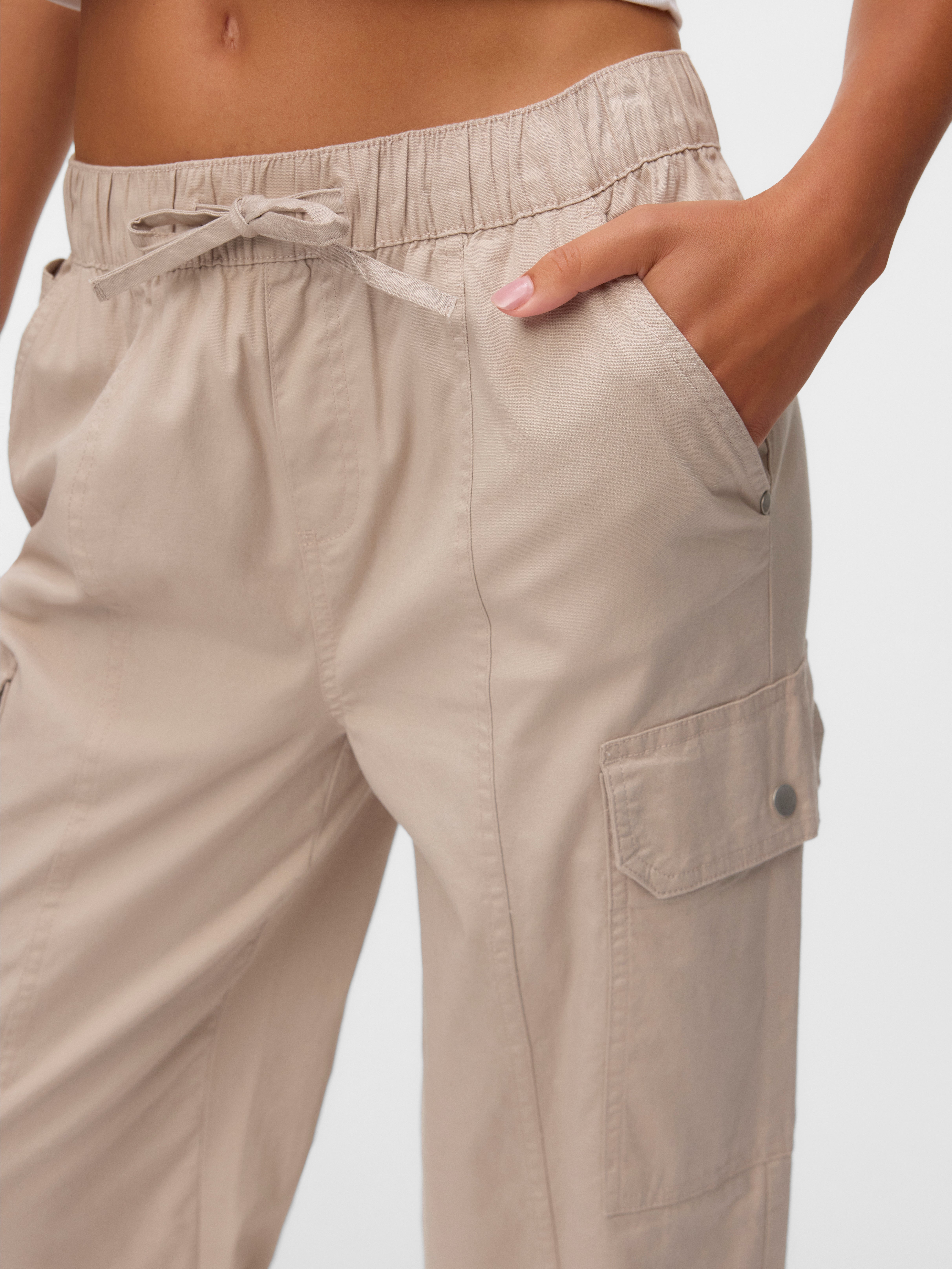 VERO MODA® VMKARLIE Mid waist Cargo Trousers