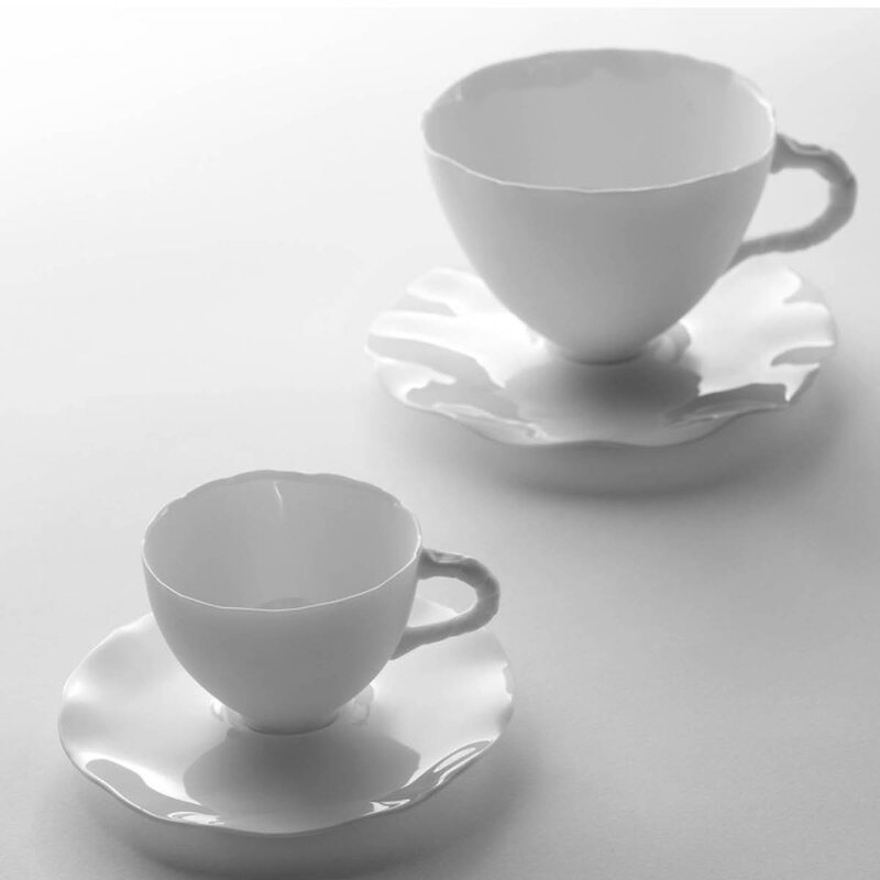 Perfect Imperfection krus med fat S 10 cl hvit