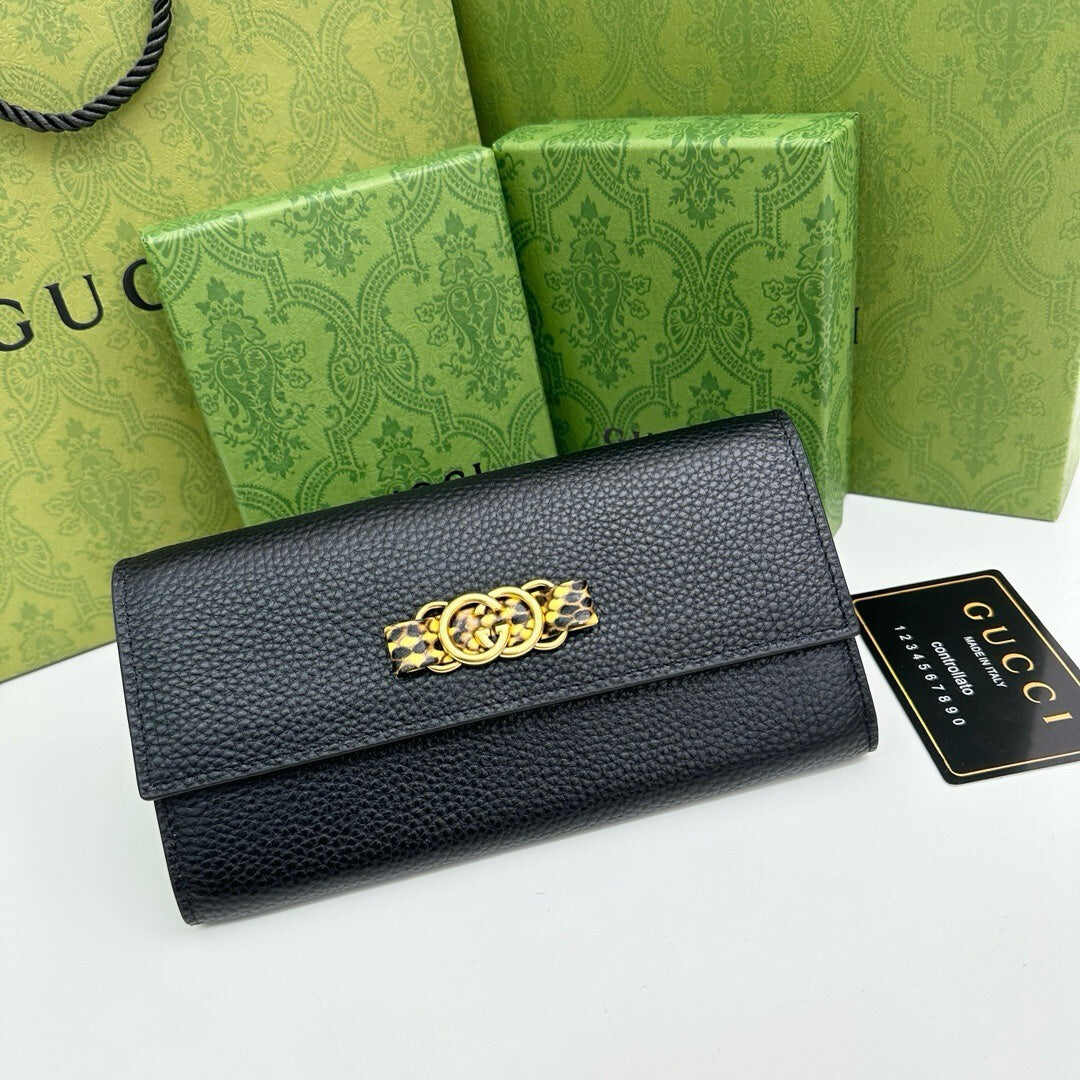 GUCCI【グッチ】 春と夏定番人気♪ 薄型デザインでどんなシーンにもマッチ