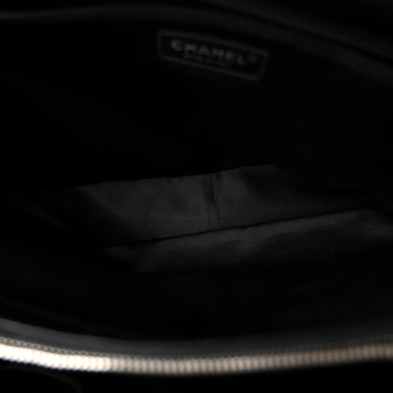 Caviar Quilted XL Grand Shopping Tote GST Black