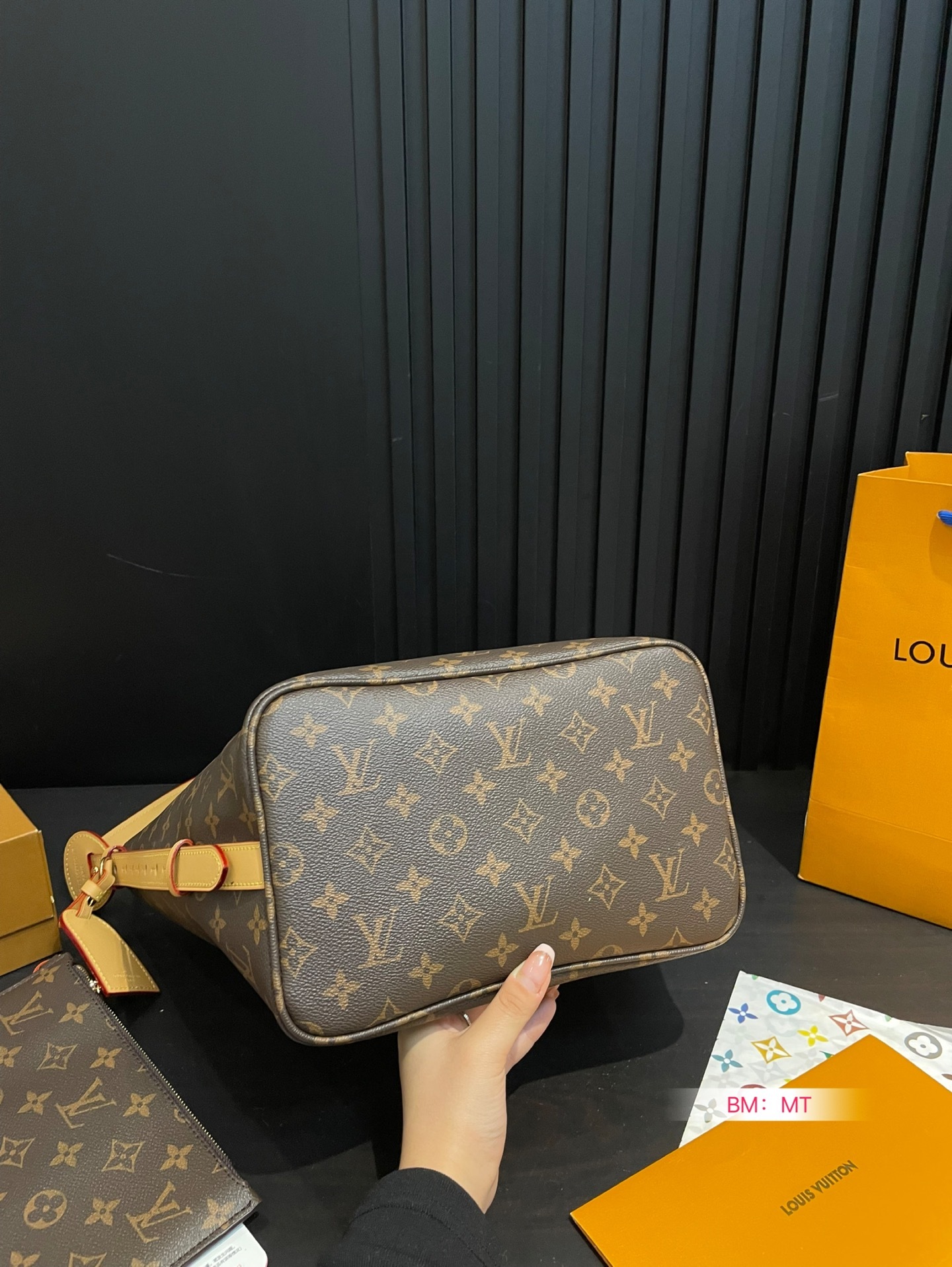 Louis new arrival ALL IN BB hobo bag size:26*30 cm