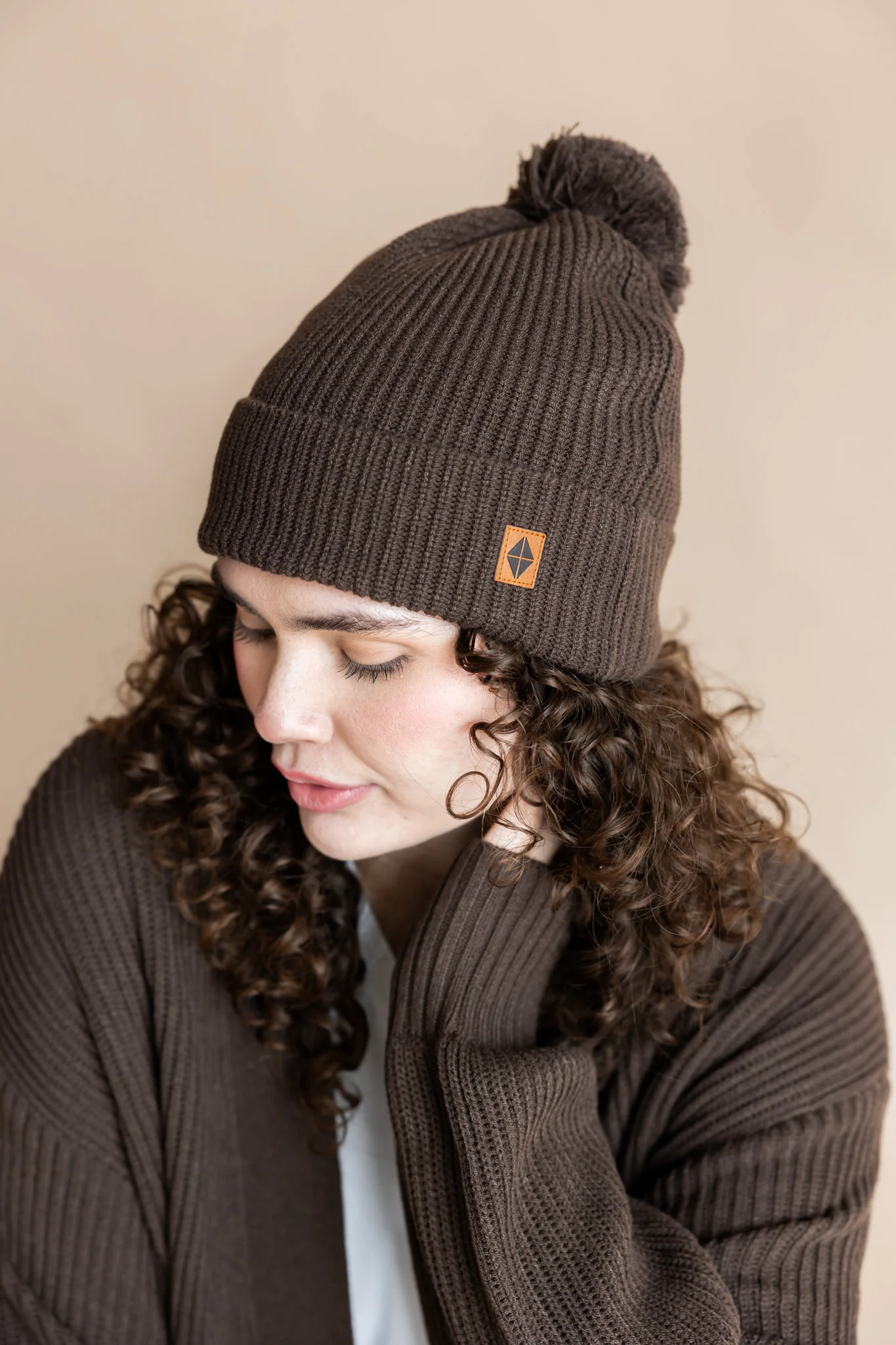 Chunky Knit Adult Pom in Espresso
