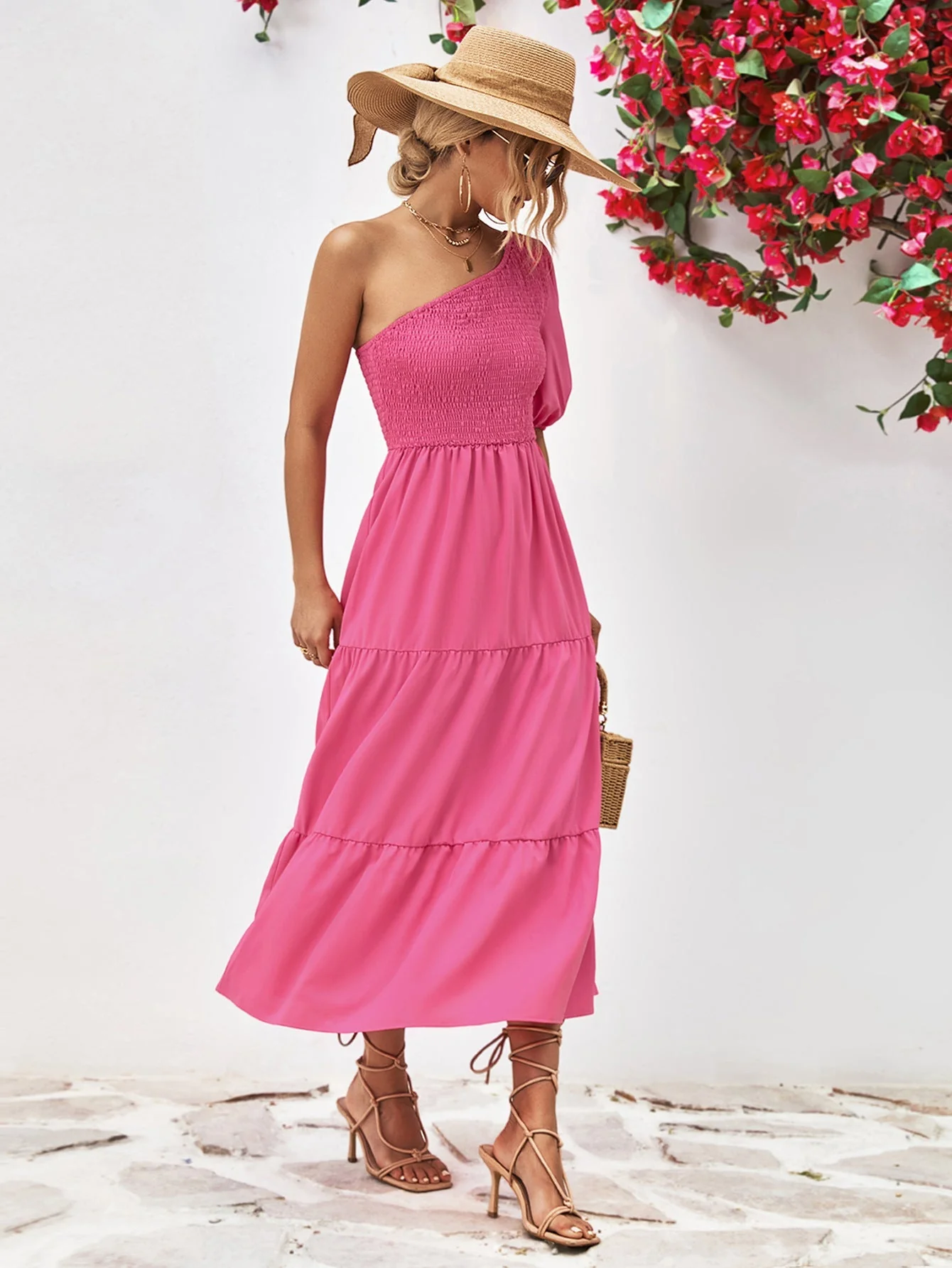 Sophie Paris | Robe mi-longue à une épaule froncée avec silhouette fluide