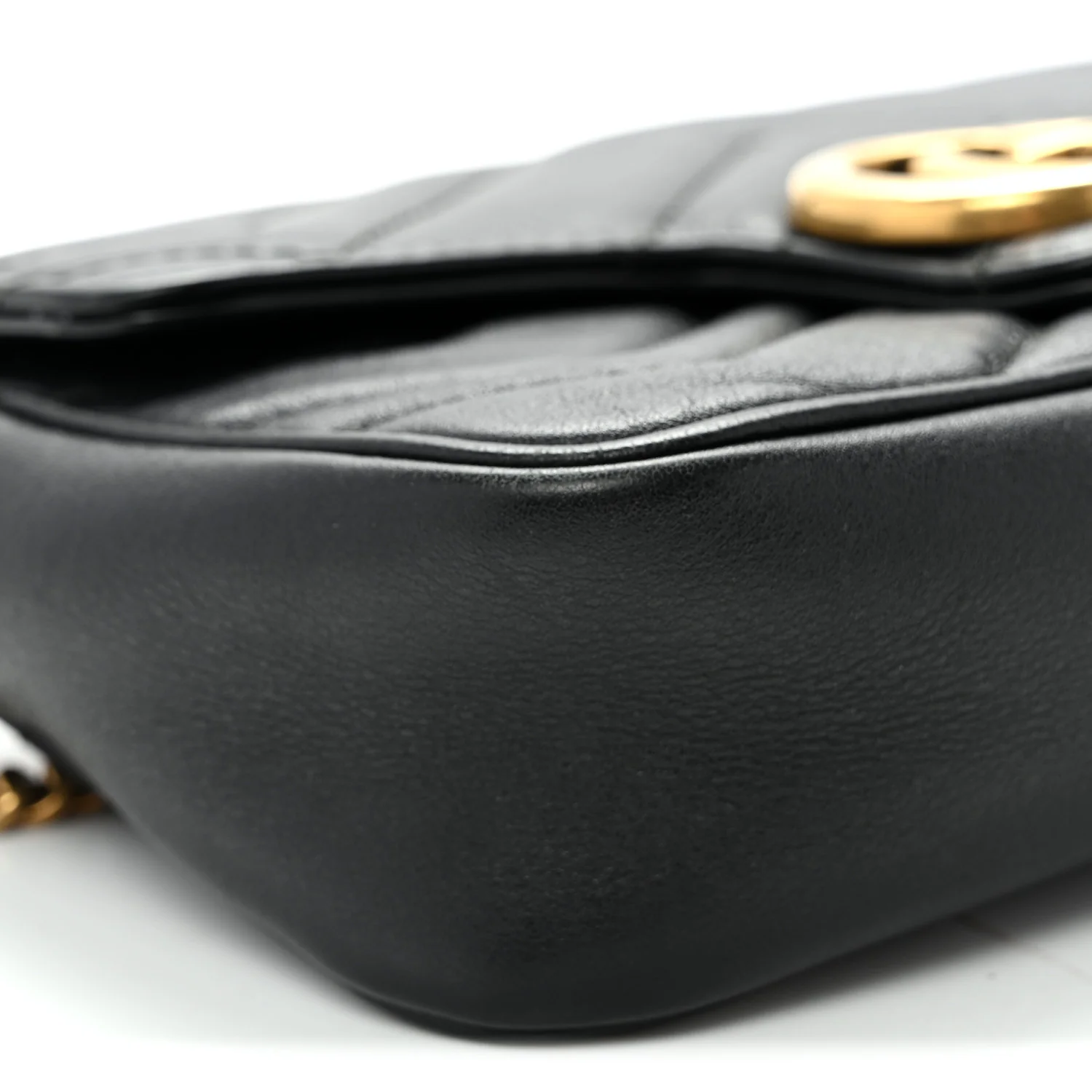 Calfskin Matelasse Super Mini GG Marmont Shoulder Bag Black