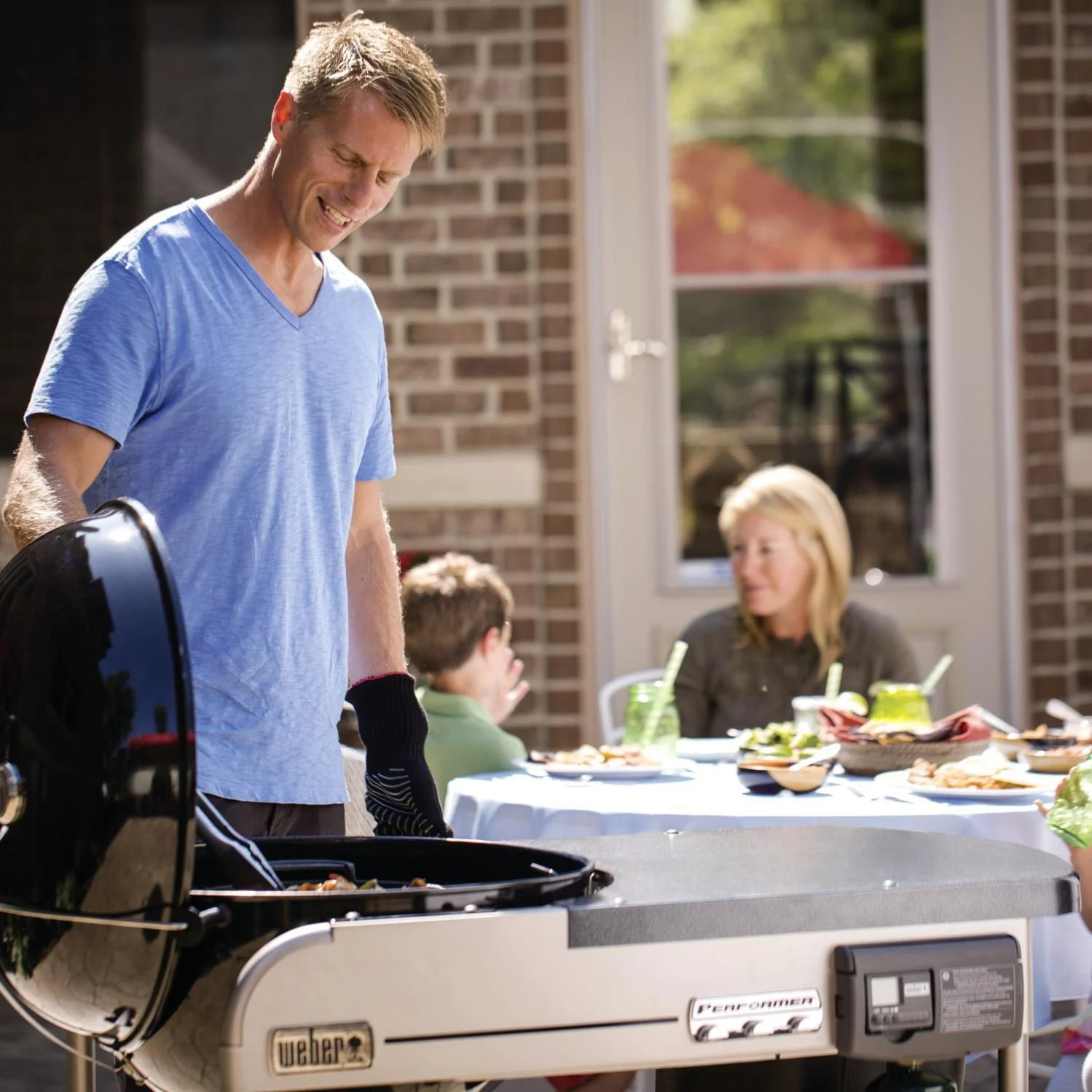 Weber Performer Deluxe 22 - Inch Freestanding Charcoal Grill W/ Touch - N - Go Ignition - Black - 15501001