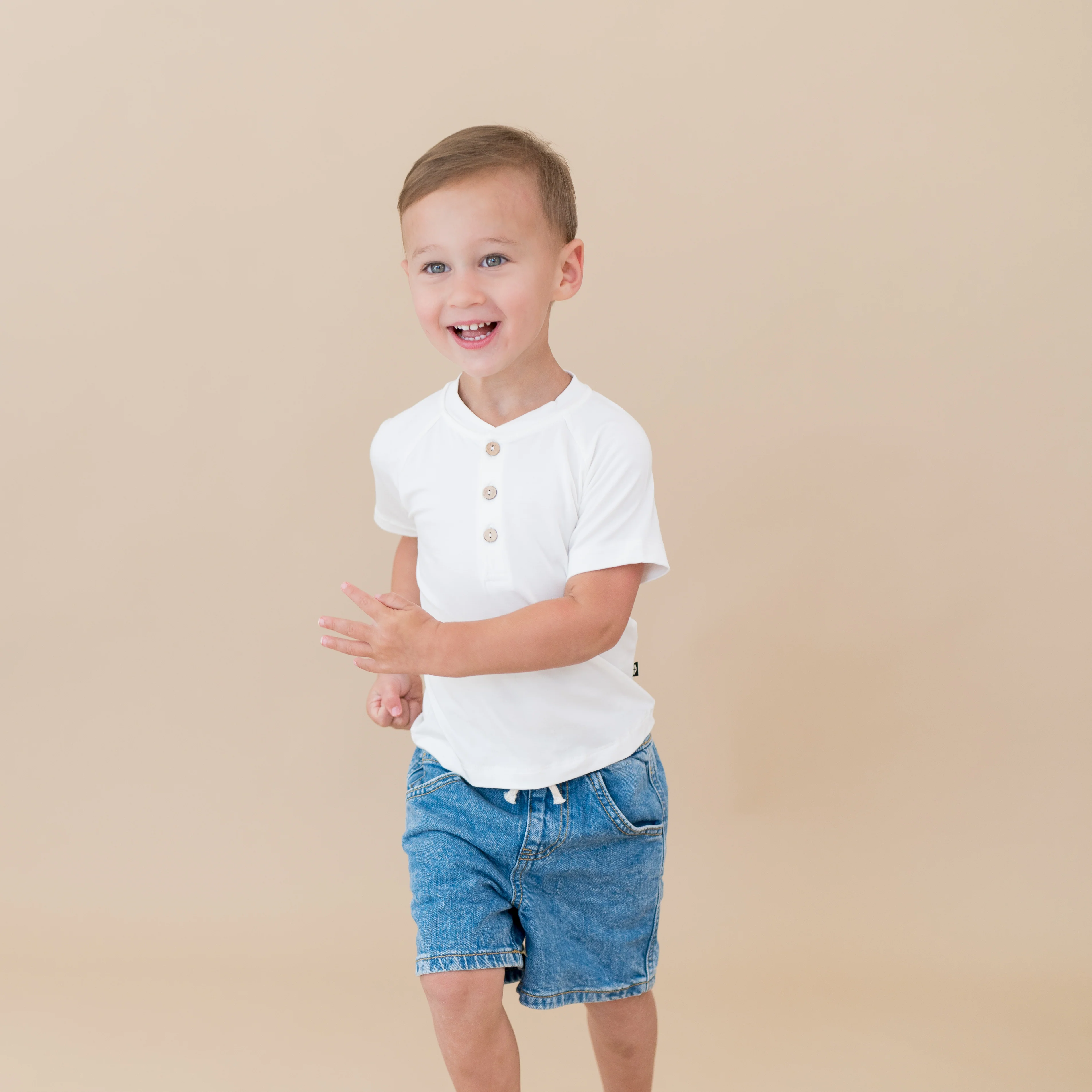 Short Sleeve Toddler Henley Tee in Cloud