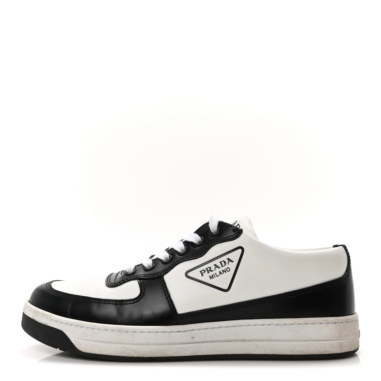 Spazzolato Rois Vitello Soft Triangle Logo Womens Low Top Sneakers 39 White Black