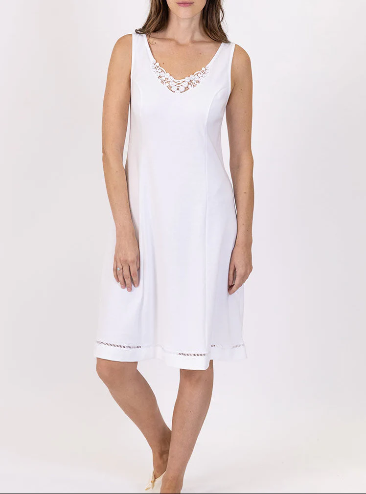 Fond de robe femme en coton blanc