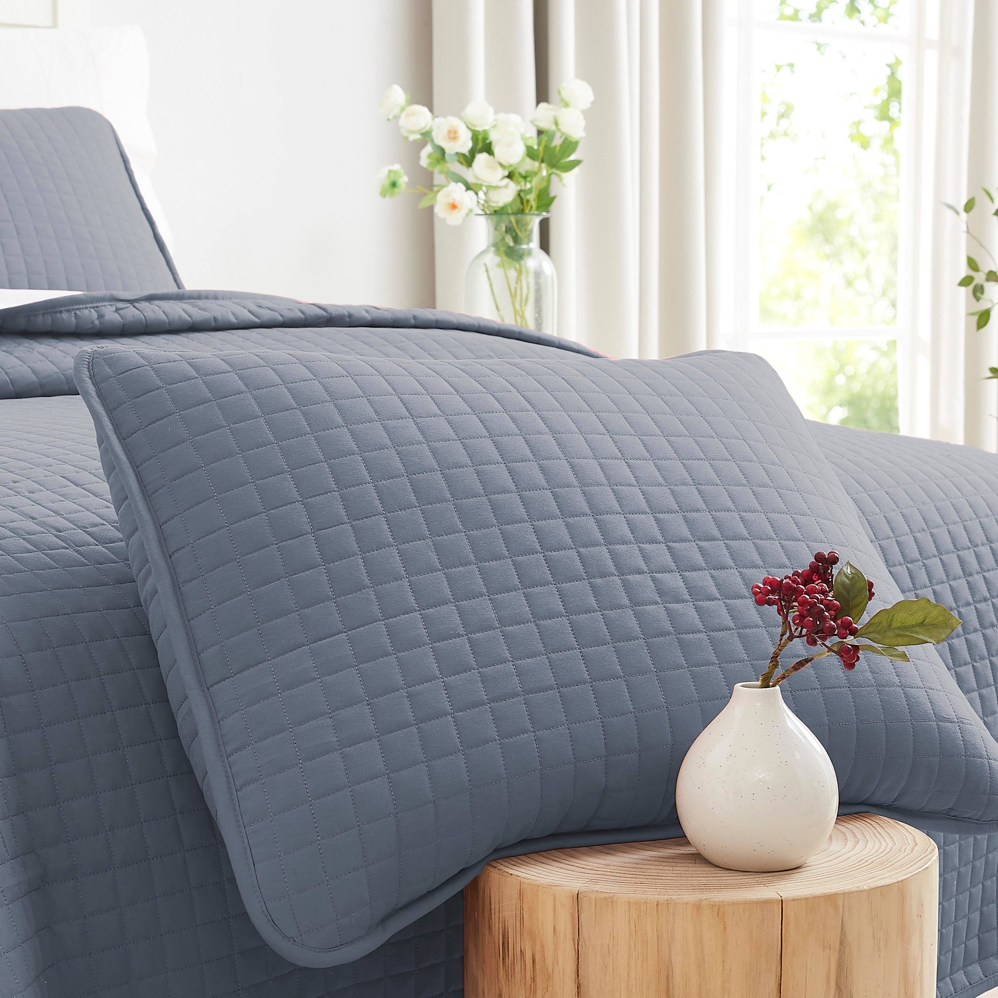 Southshore Fine Linens Oversized Lightweight Quilt and Sham Set, King/California King - Slate Blue