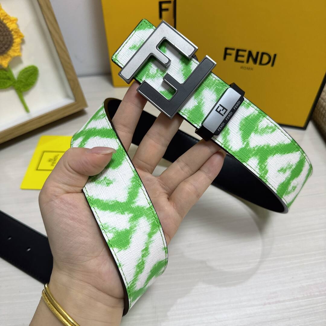 【FENDI 公式専門店】着好評に付き再入荷！