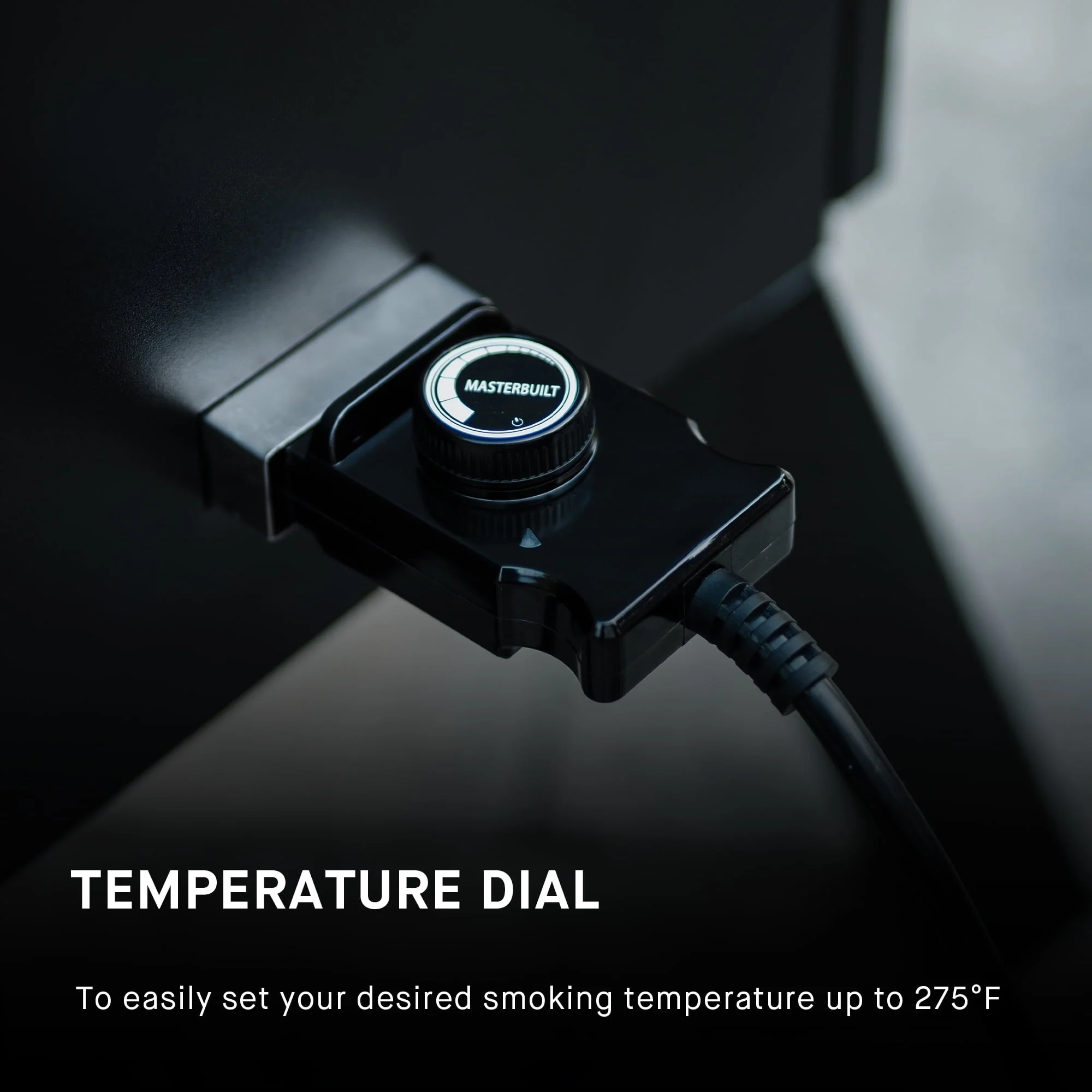 Masterbuilt 30 inch Analog Electric Smoker in Black Image 3