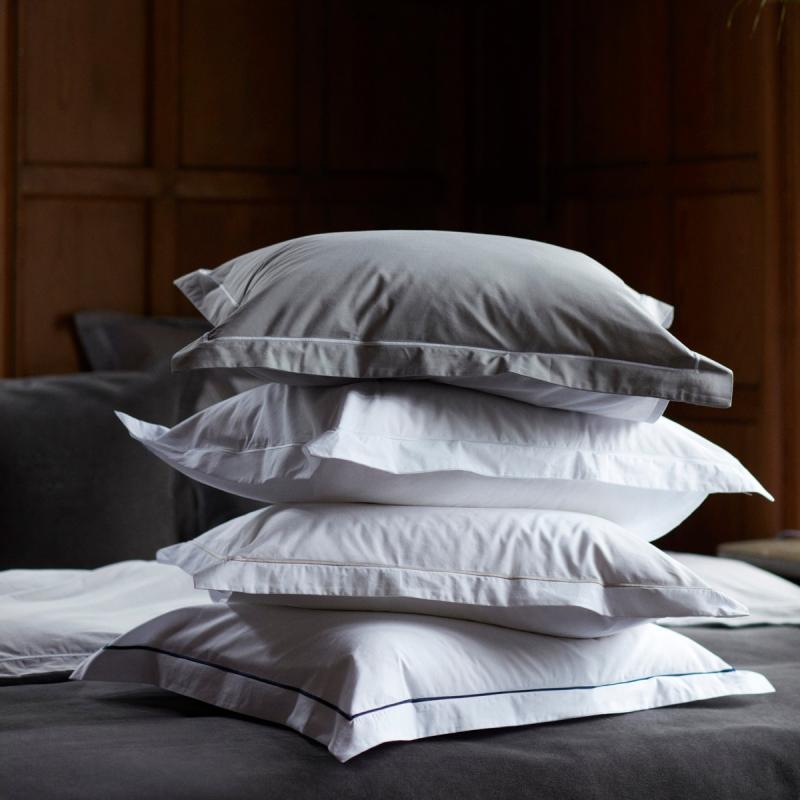 Hotel putevar percale 65x65 cm hvit/beige