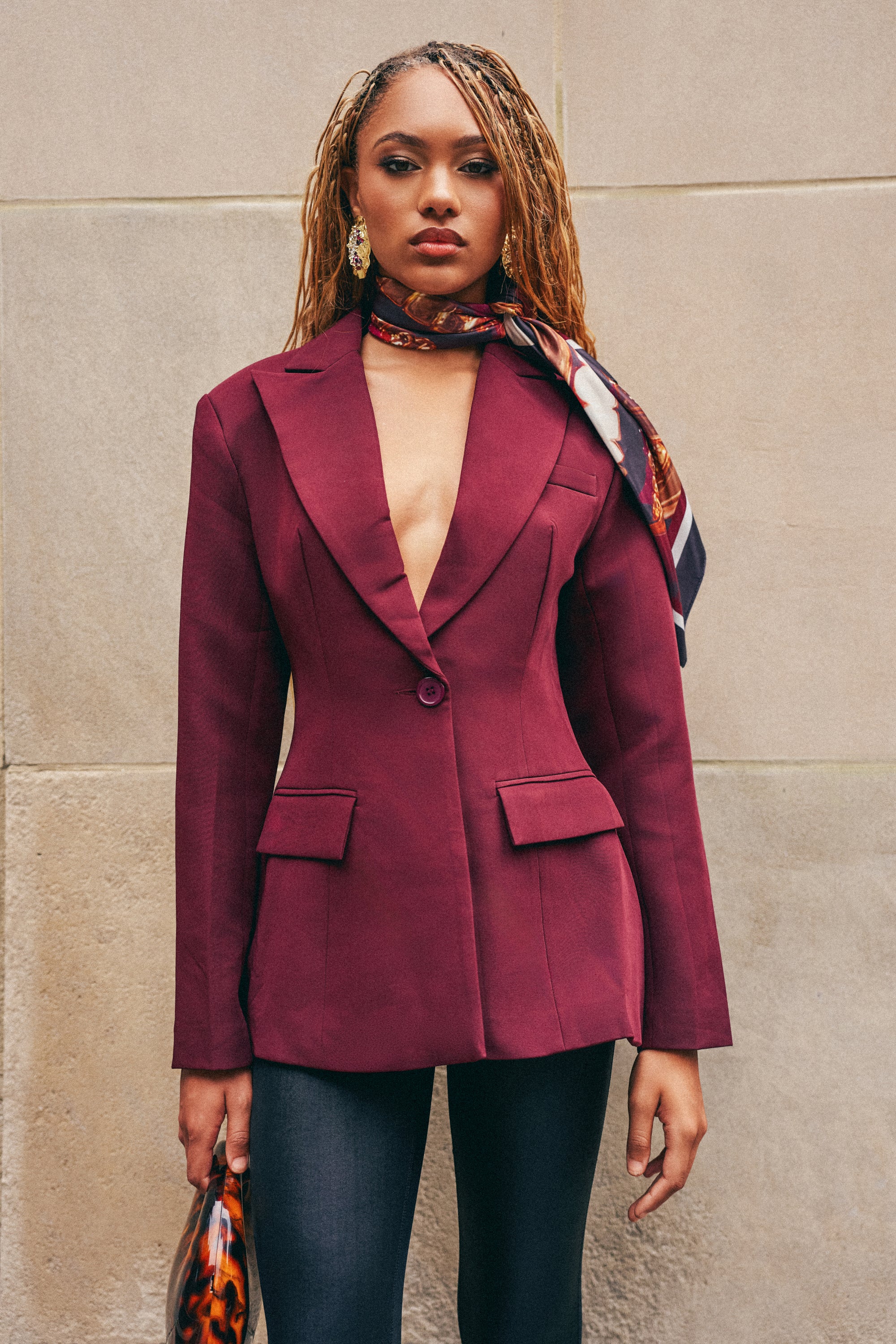 EVERYDAY LUXE BLAZER IN BURGUNDY - Akira Store