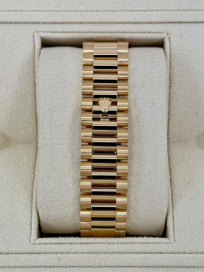 [Super Clone]RLX Day-Date 40mm Diamond Dial Watch 228348RBR-0037