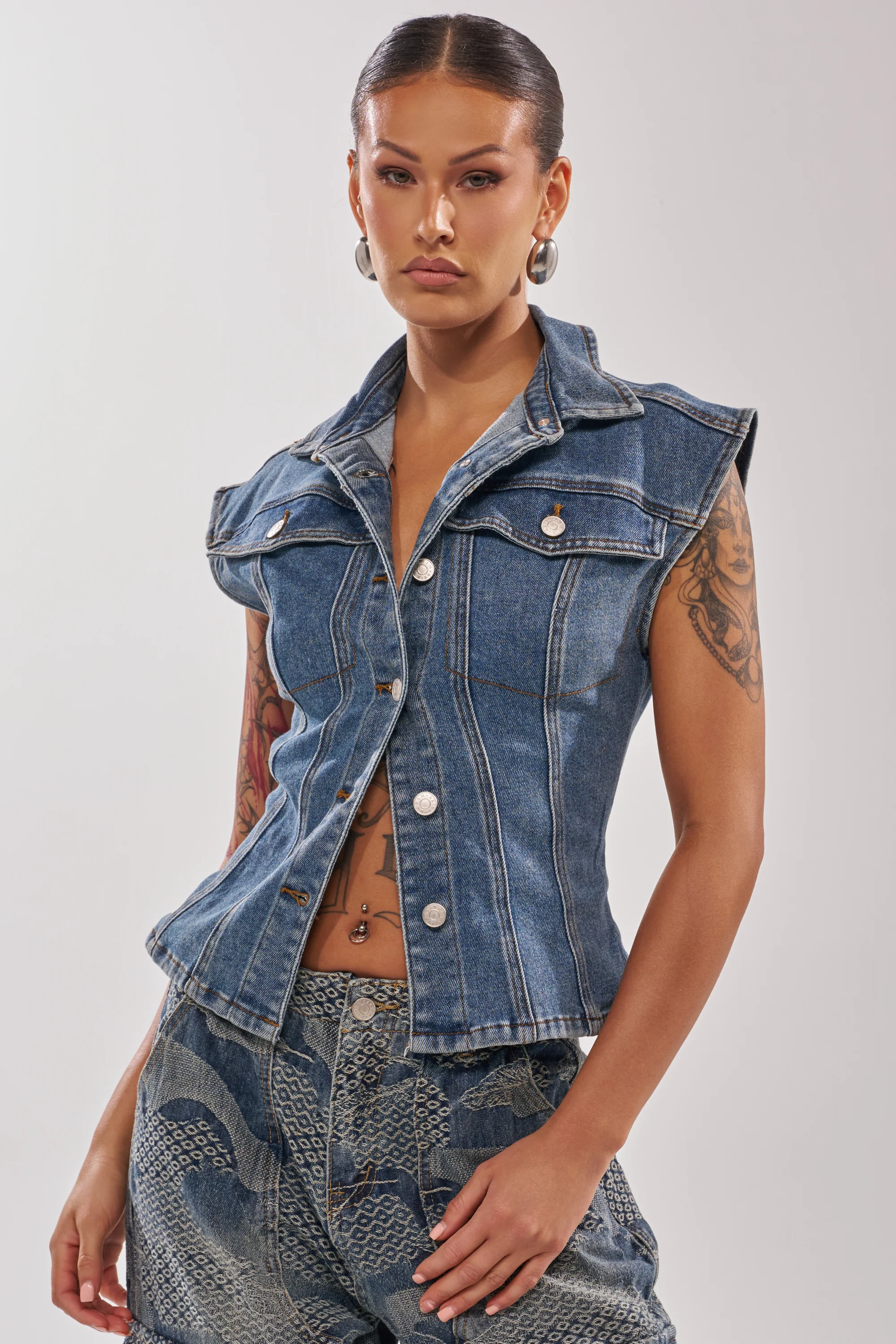 LILY DENIM BUTTON DOWN IN MEDIUM BLUE DENIM - Akira Store