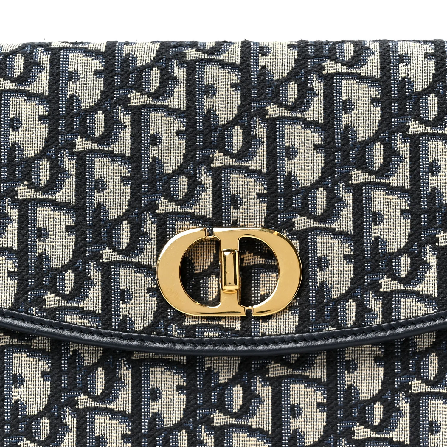 Oblique 30 Montaigne Avenue Pouch With Flap Blue
