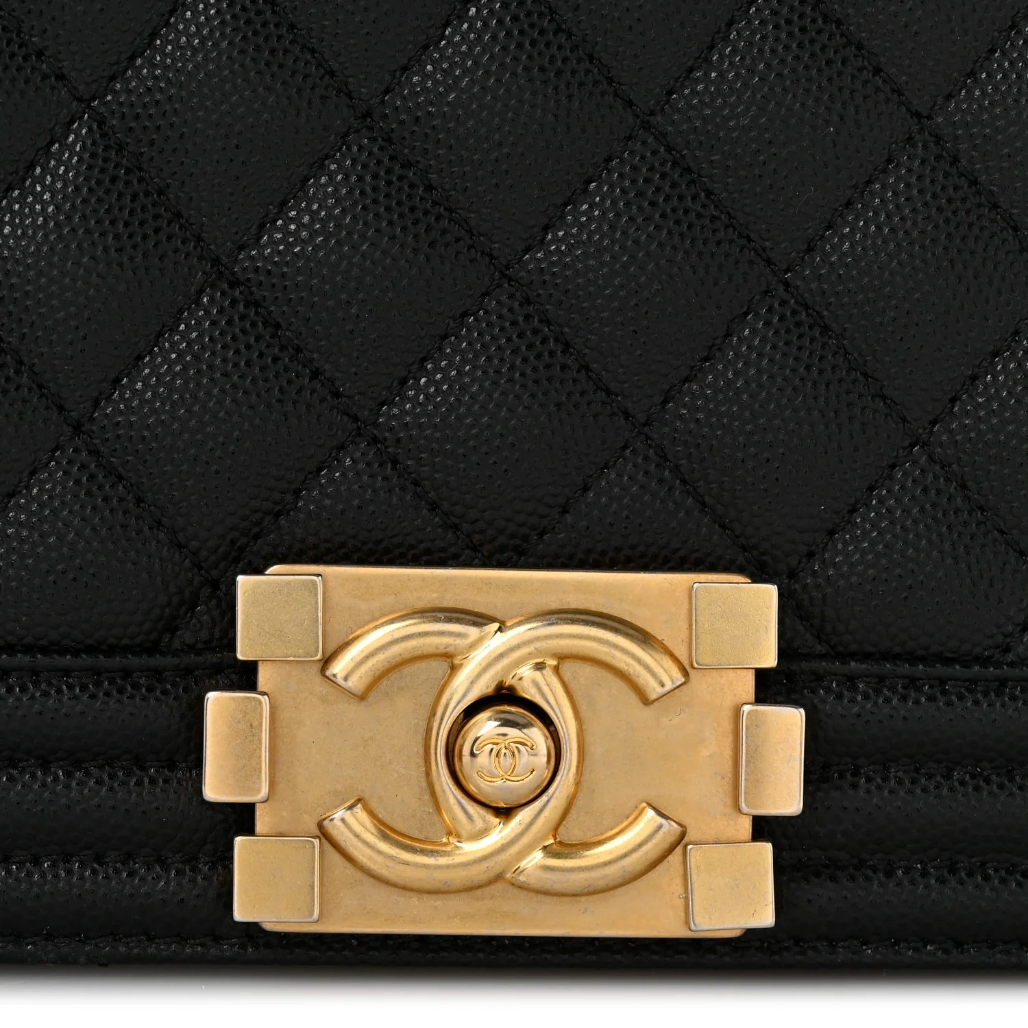Caviar Quilted New Medium Boy Flap Black