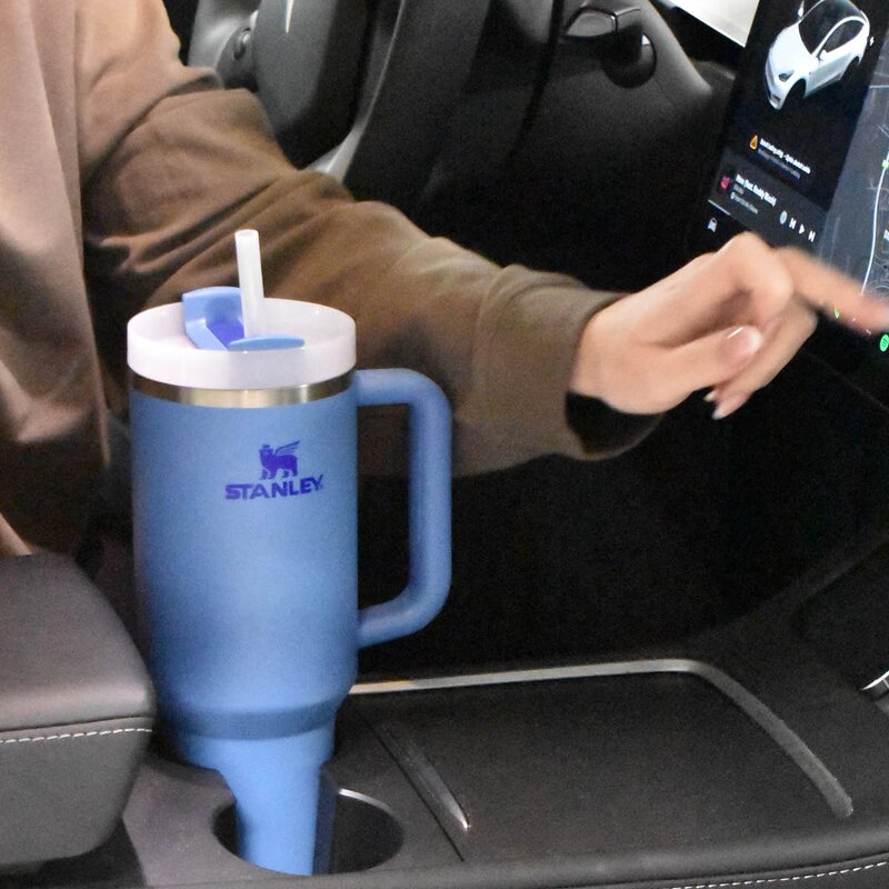 Quencher H2.0 FlowState tumbler 1,18L Blue Sky